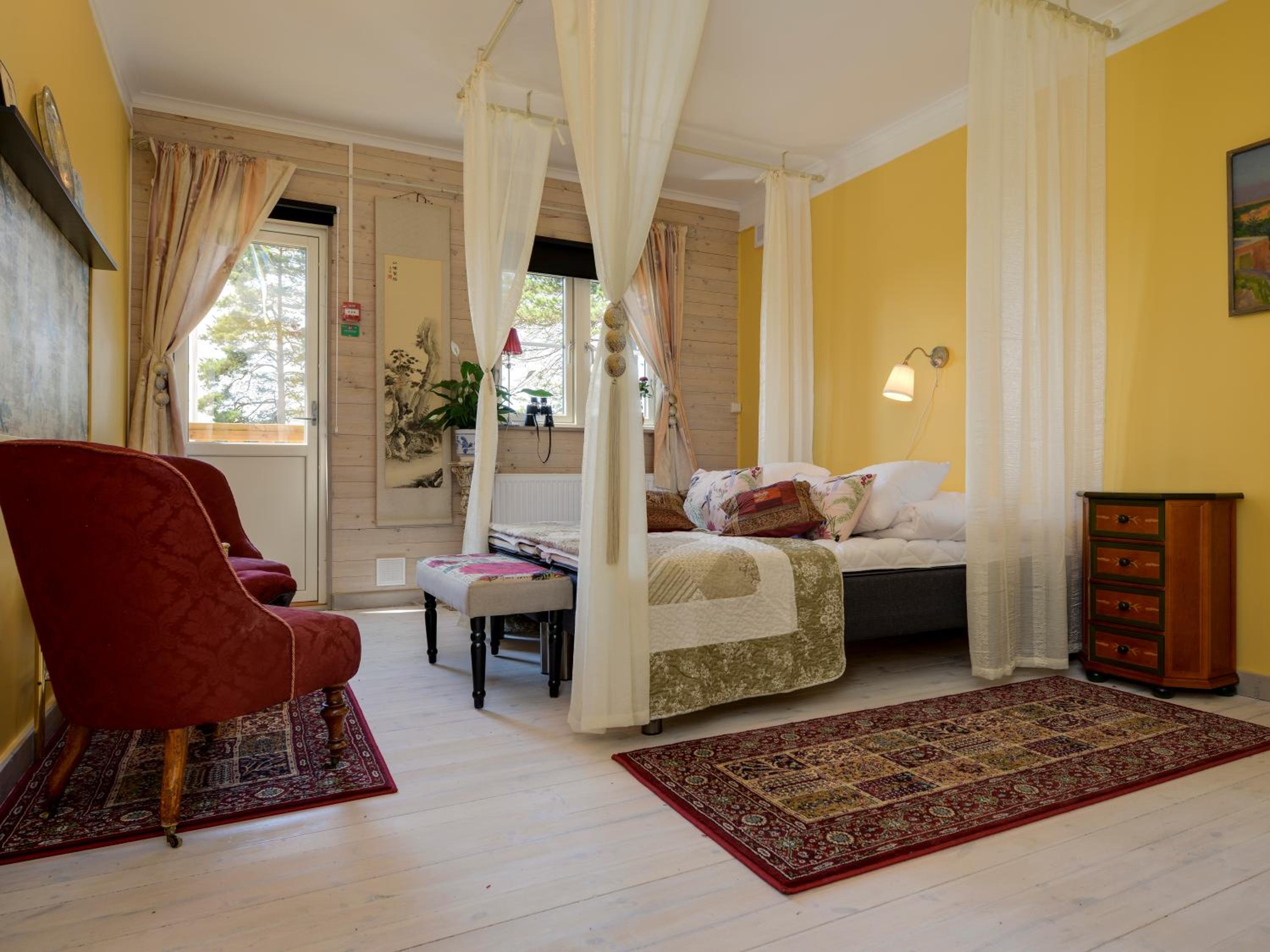 Double Room with Shared Bathroom photo 1