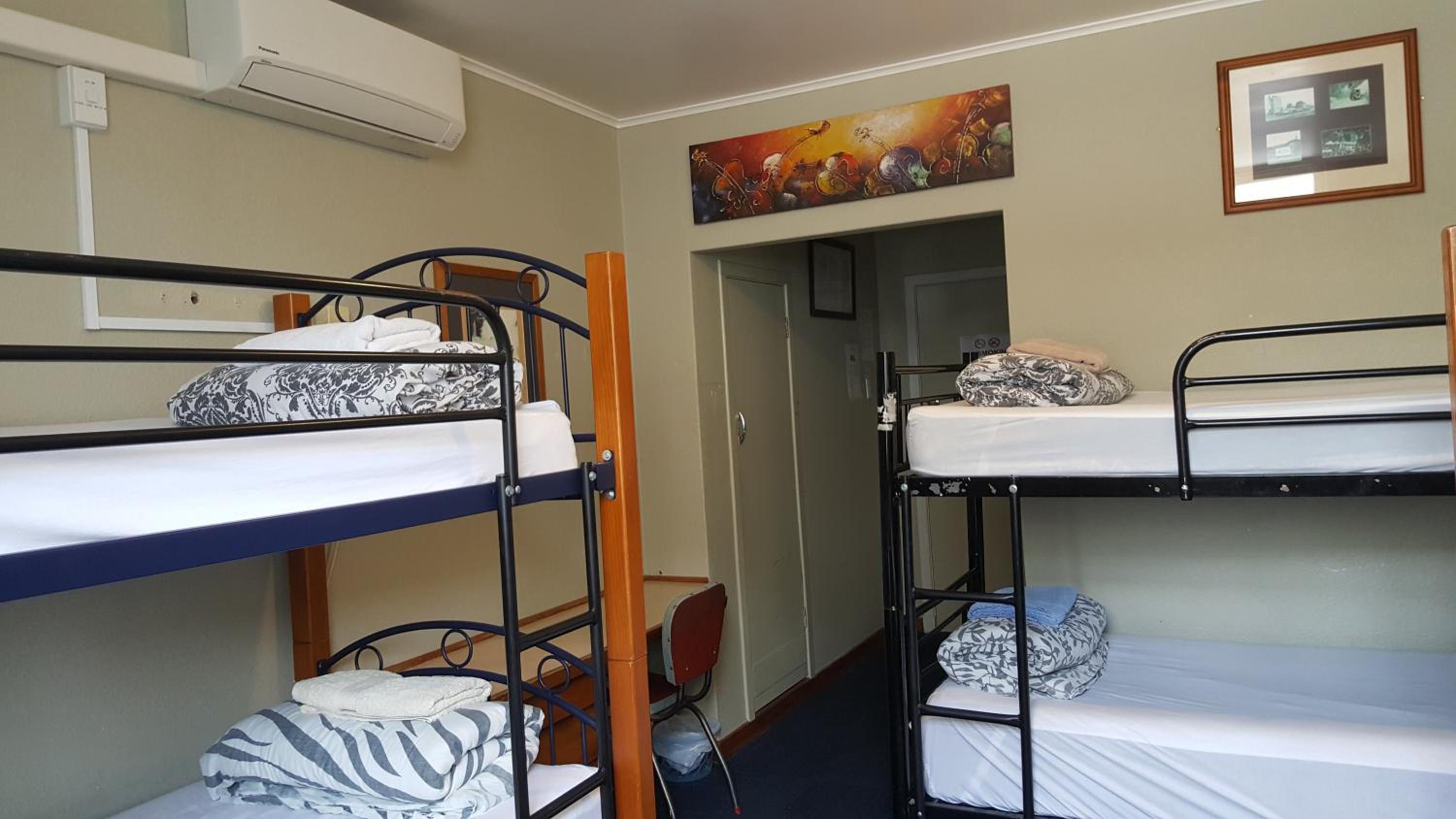 Bed in 6-Bed Mixed Dormitory Room photo 2