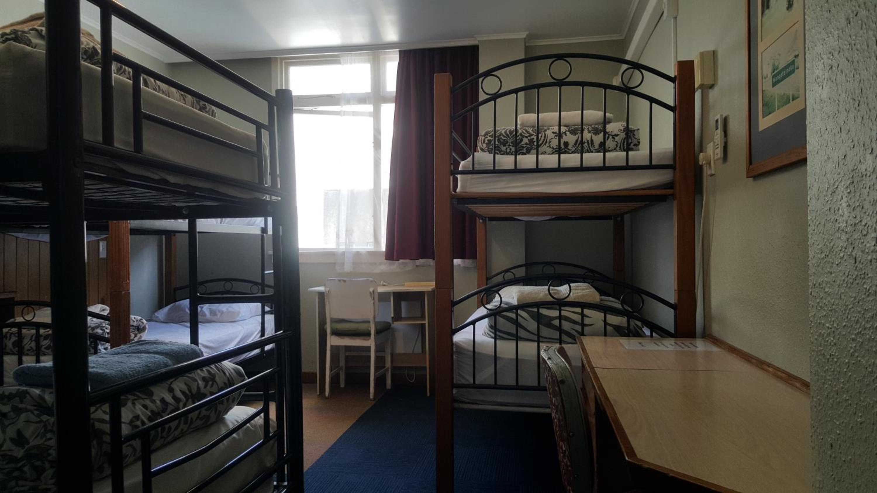 Bed in 6-Bed Mixed Dormitory Room photo 1