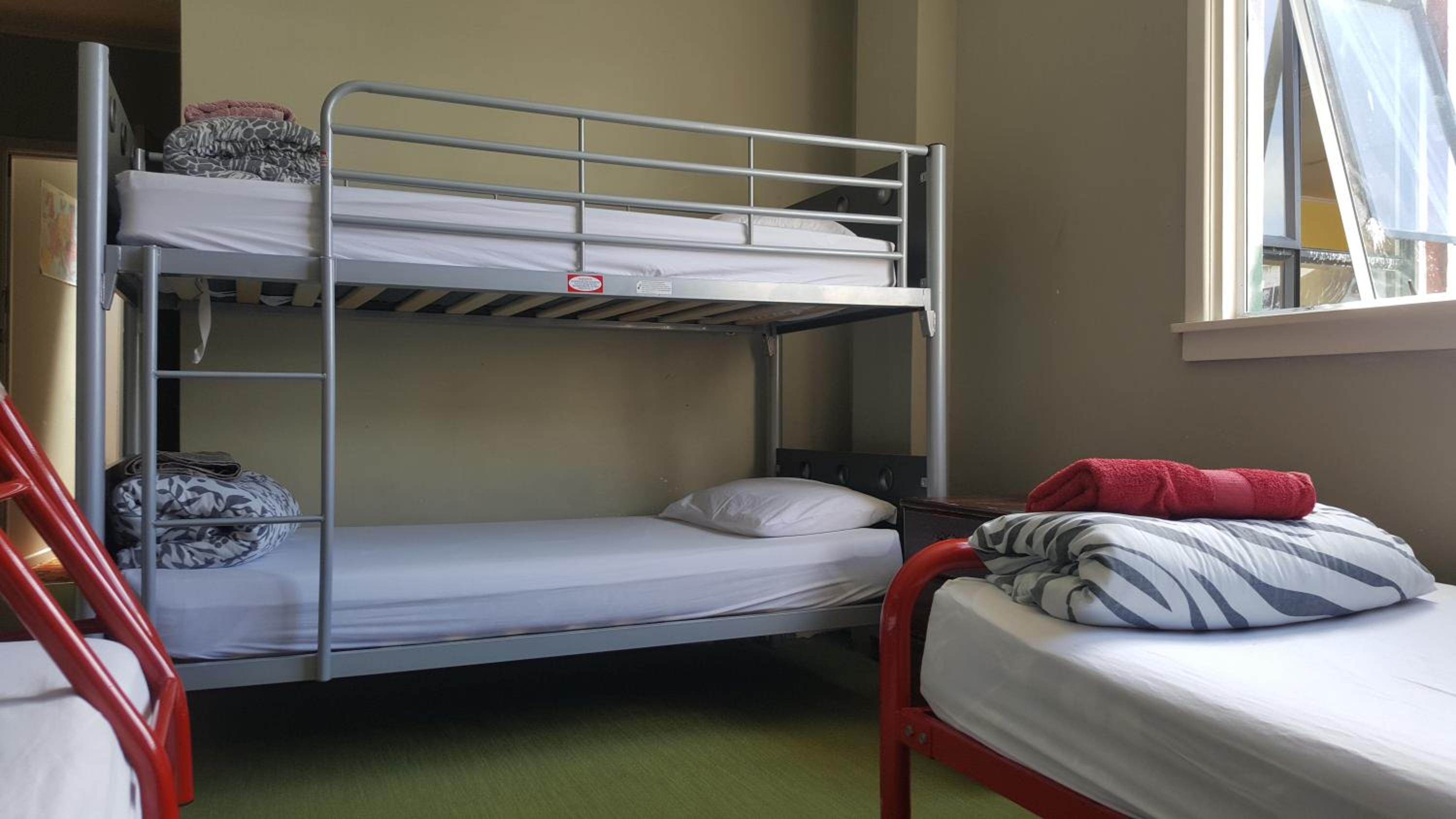 Bed in 4-Bed Mixed Dormitory Room photo 3