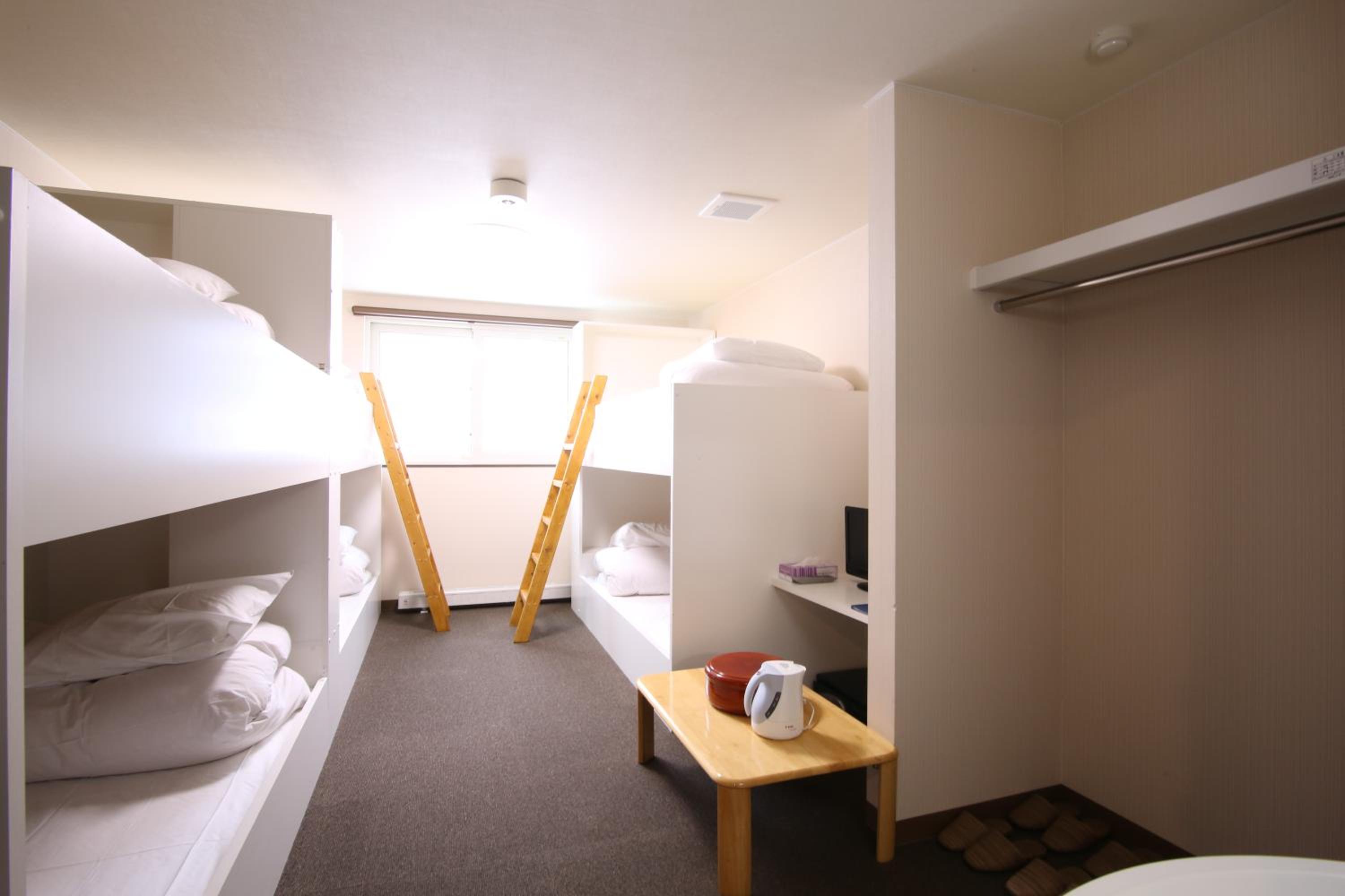 Family Room (6 Adults)