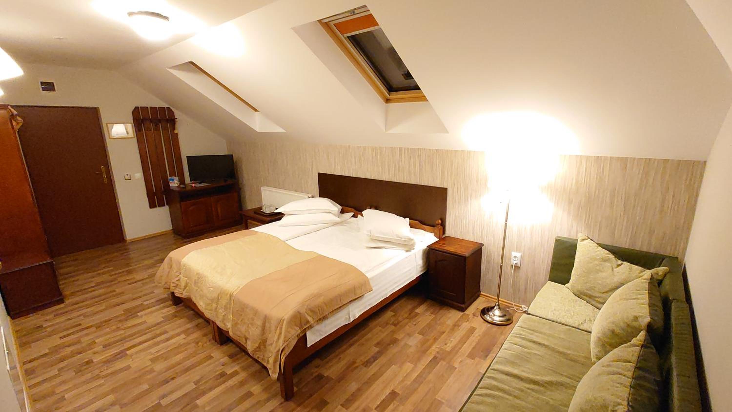 Two-Bedroom Apartment - Photo 11