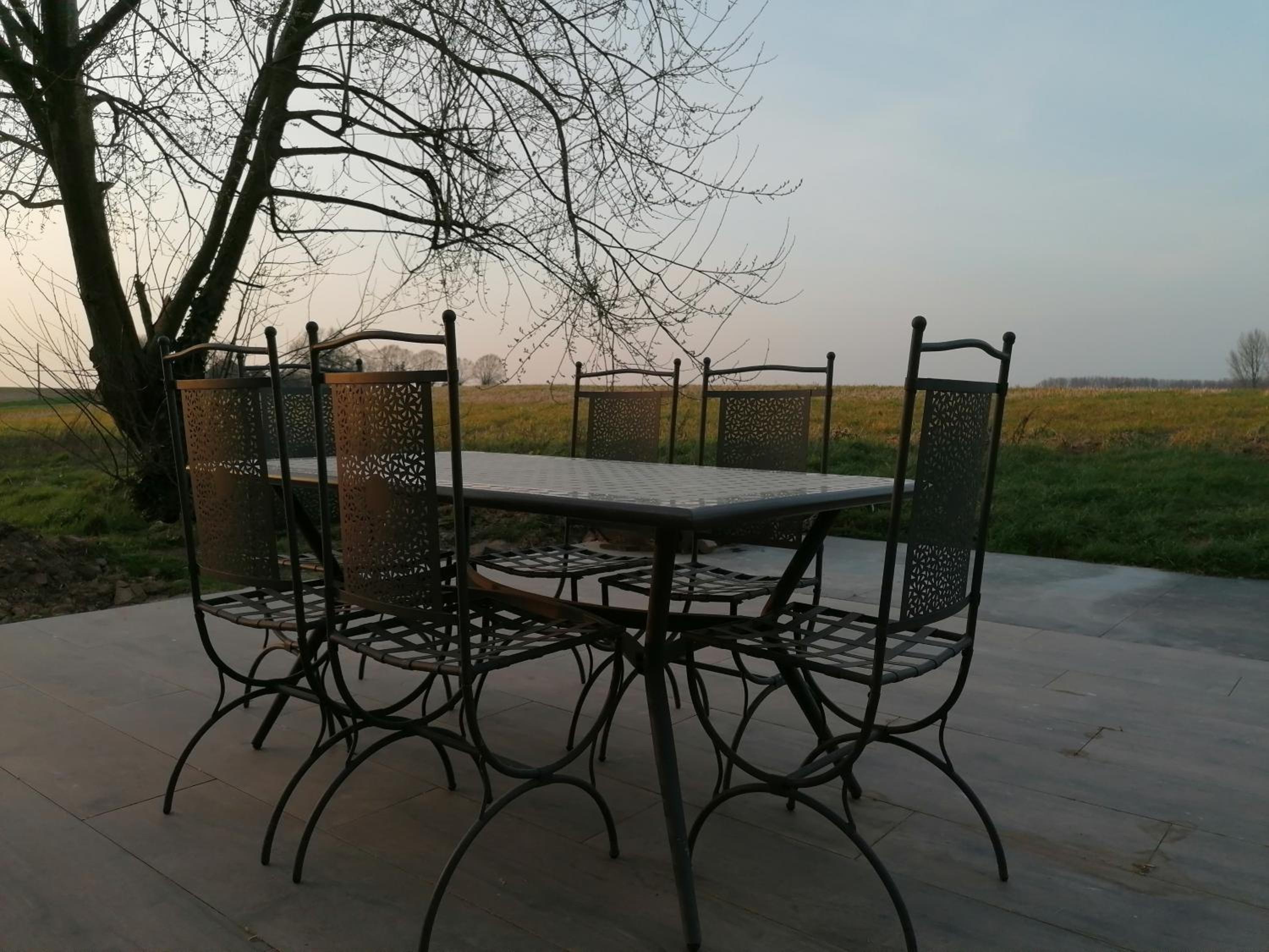 Five-Bedroom House photo 2