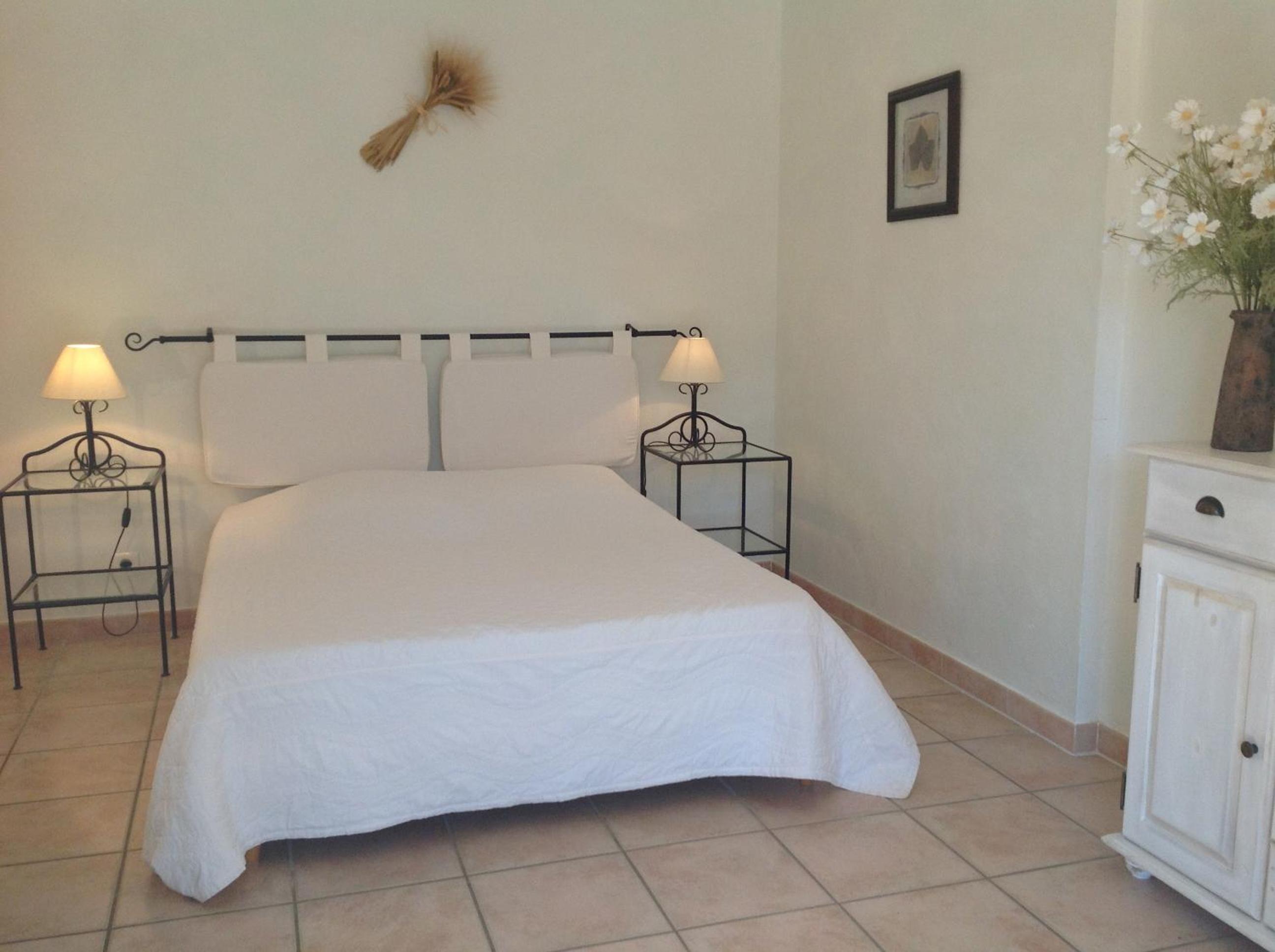 Family Two-Bedroom Suite with Pool View photo 3