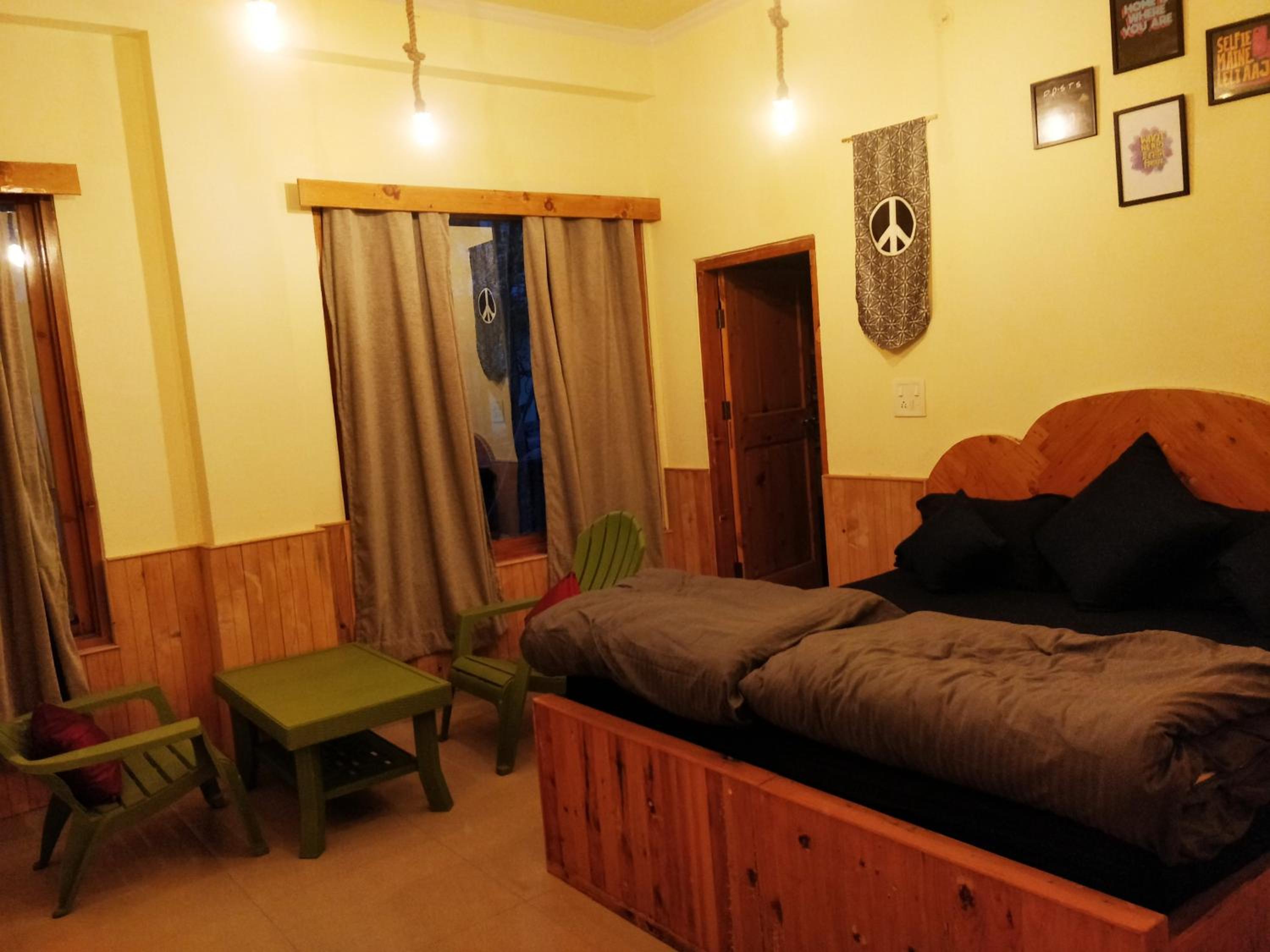 Double Room with Private Bathroom - Photo 3