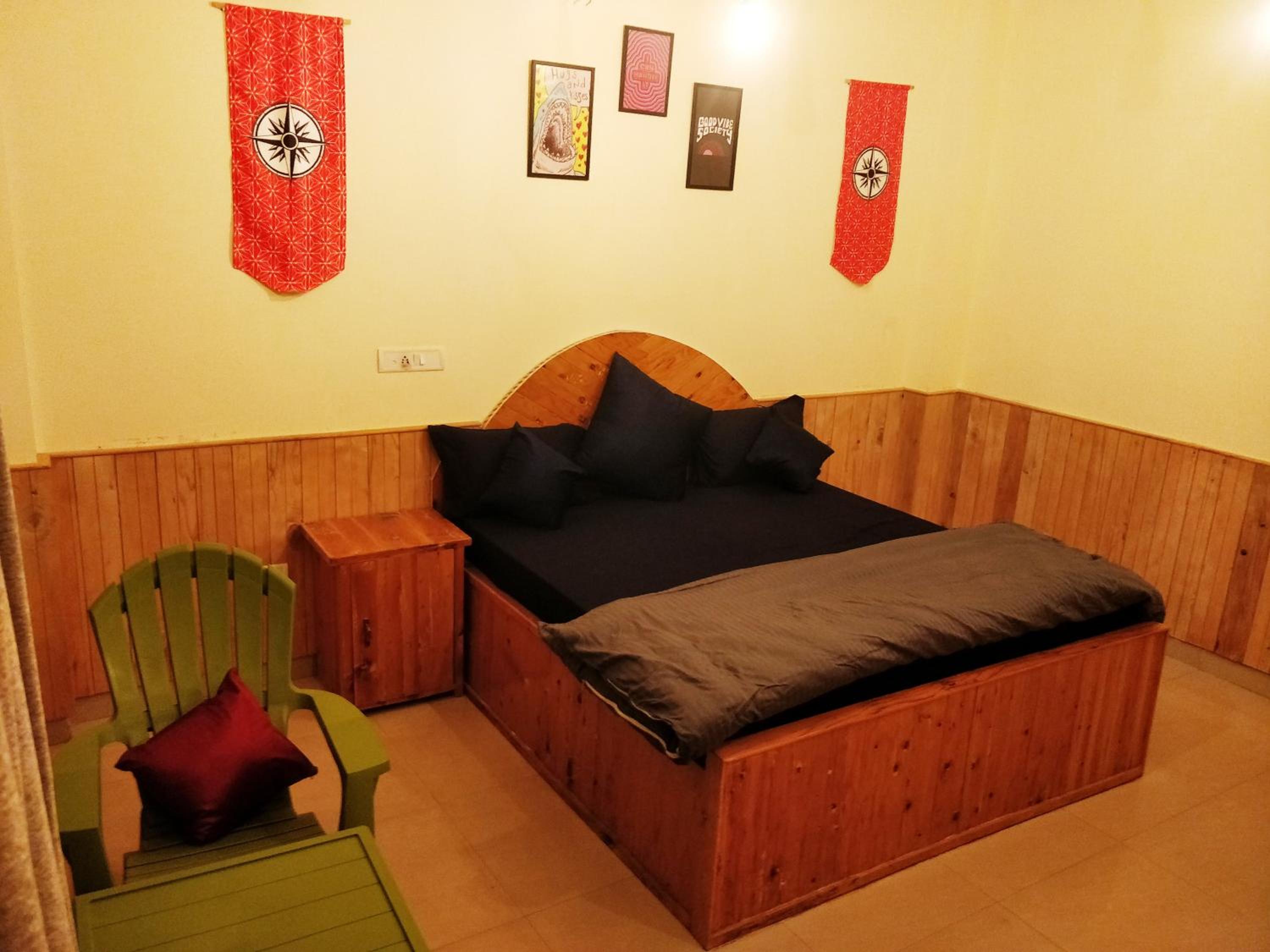 Double Room with Private Bathroom - Photo 2