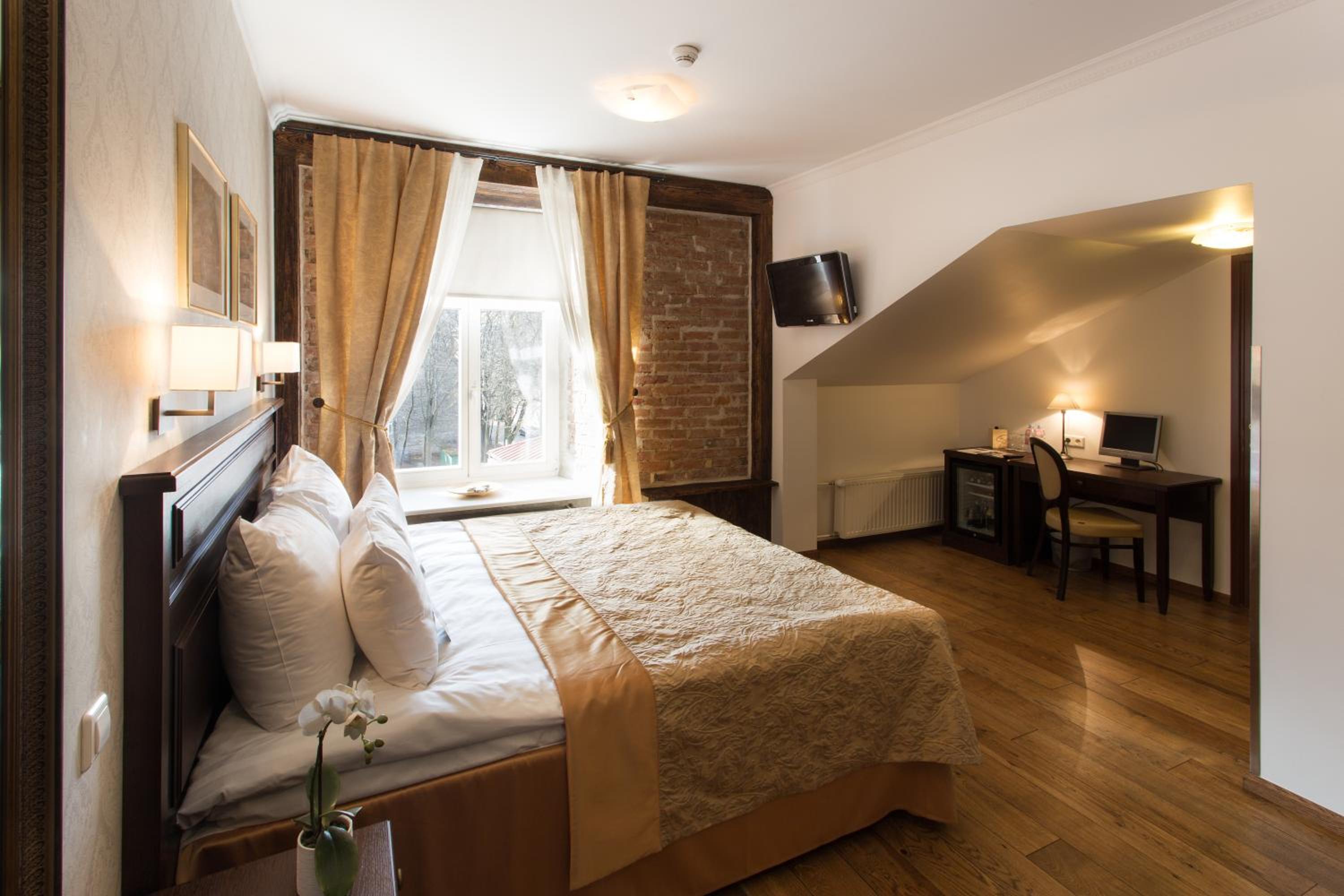 Standard Double or Twin Room - Photo 4