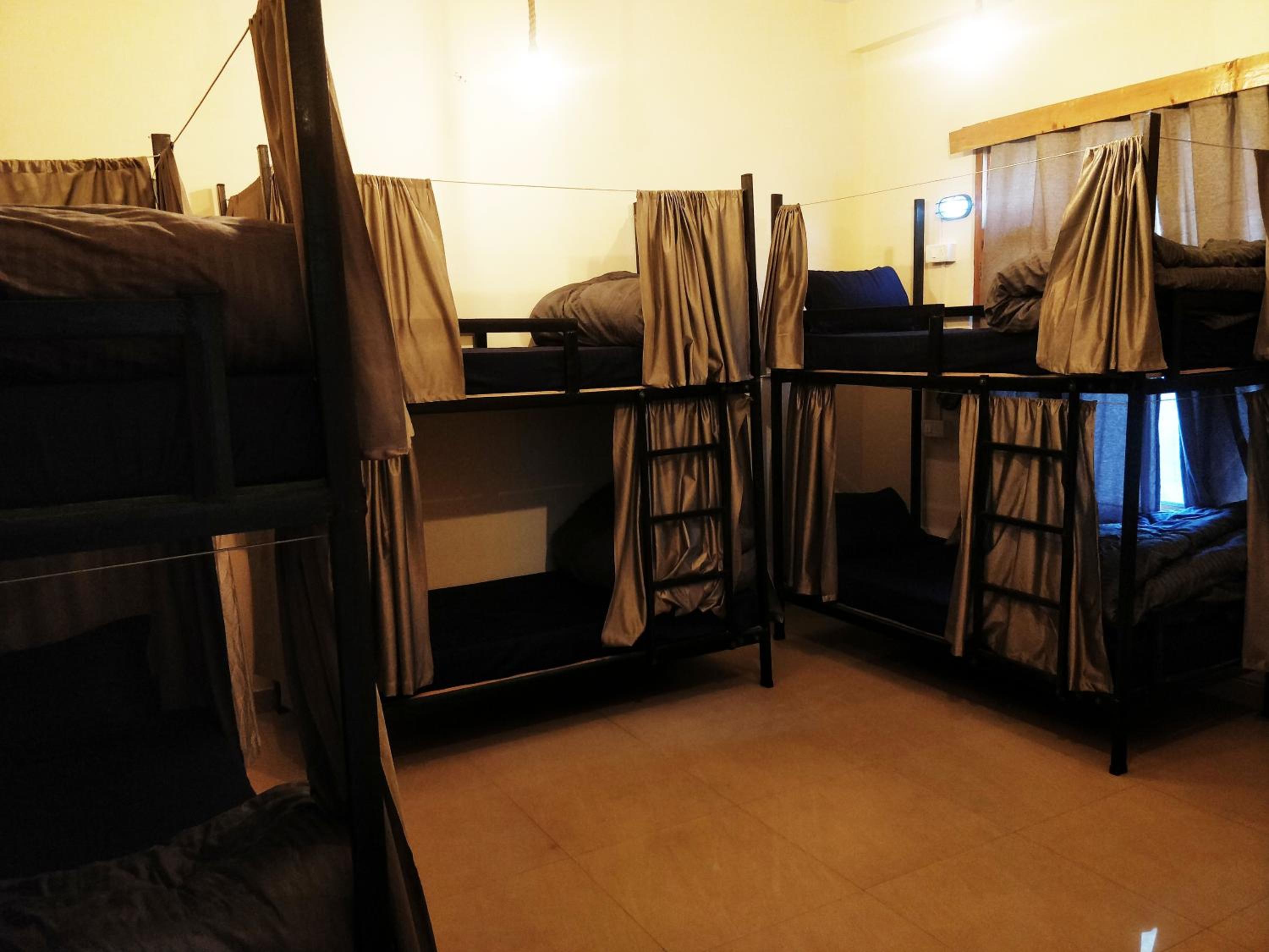 Bed in 6-Bed Mixed Dormitory Room photo 2