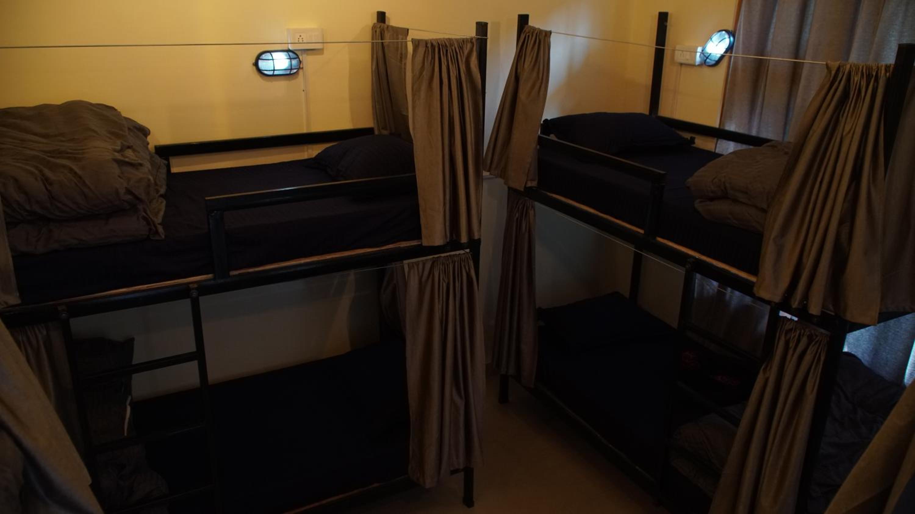 Bed in 6-Bed Mixed Dormitory Room photo 3