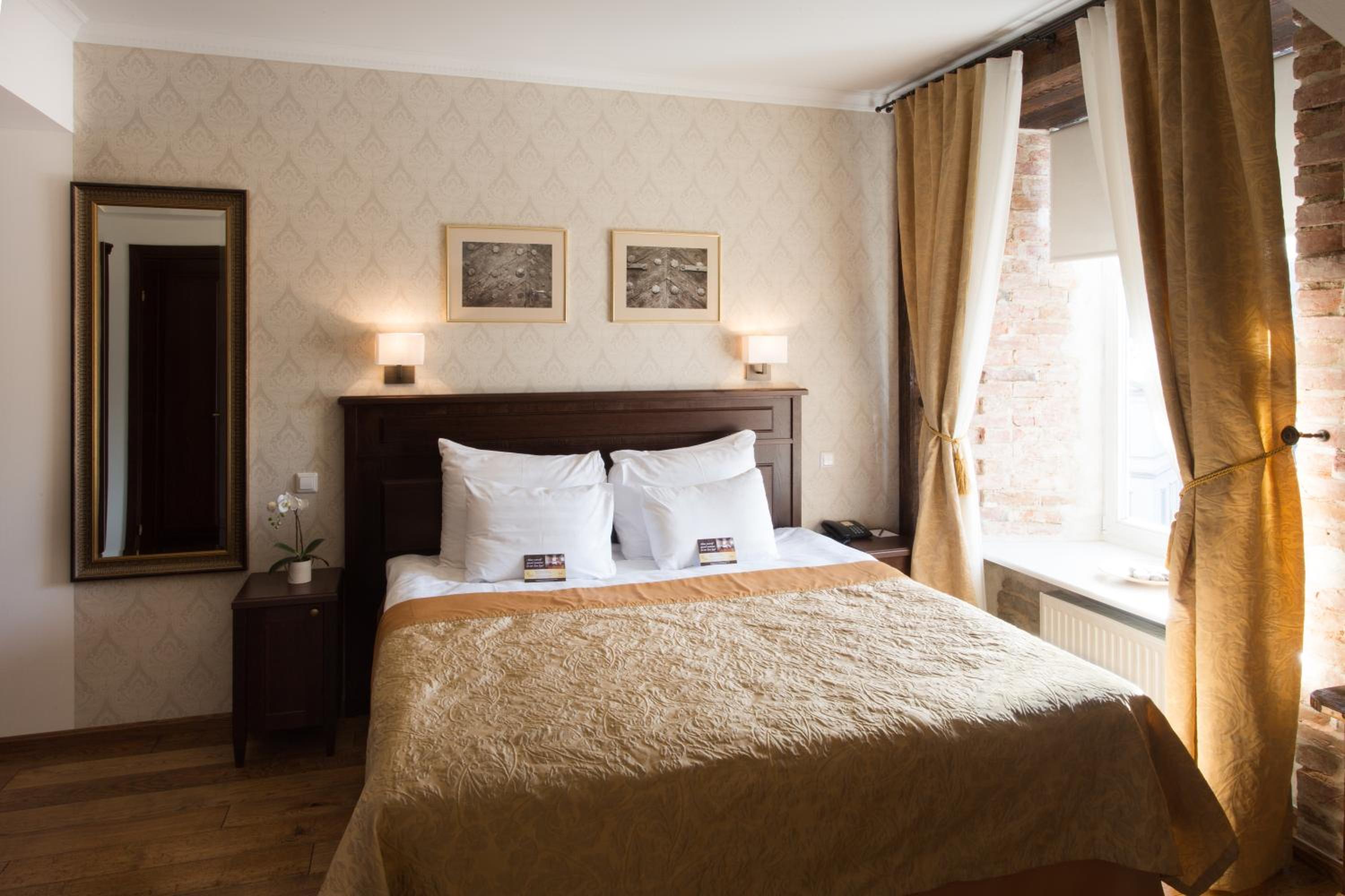 Standard Double or Twin Room - Photo 2