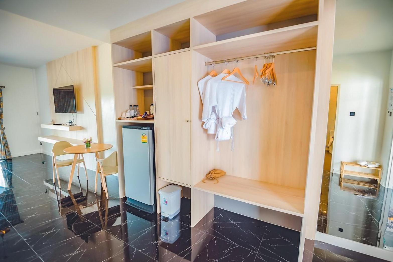 Suite with River View - Photo 2