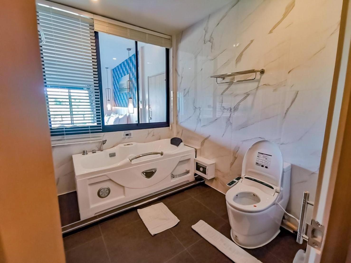 Suite with River View - Photo 3