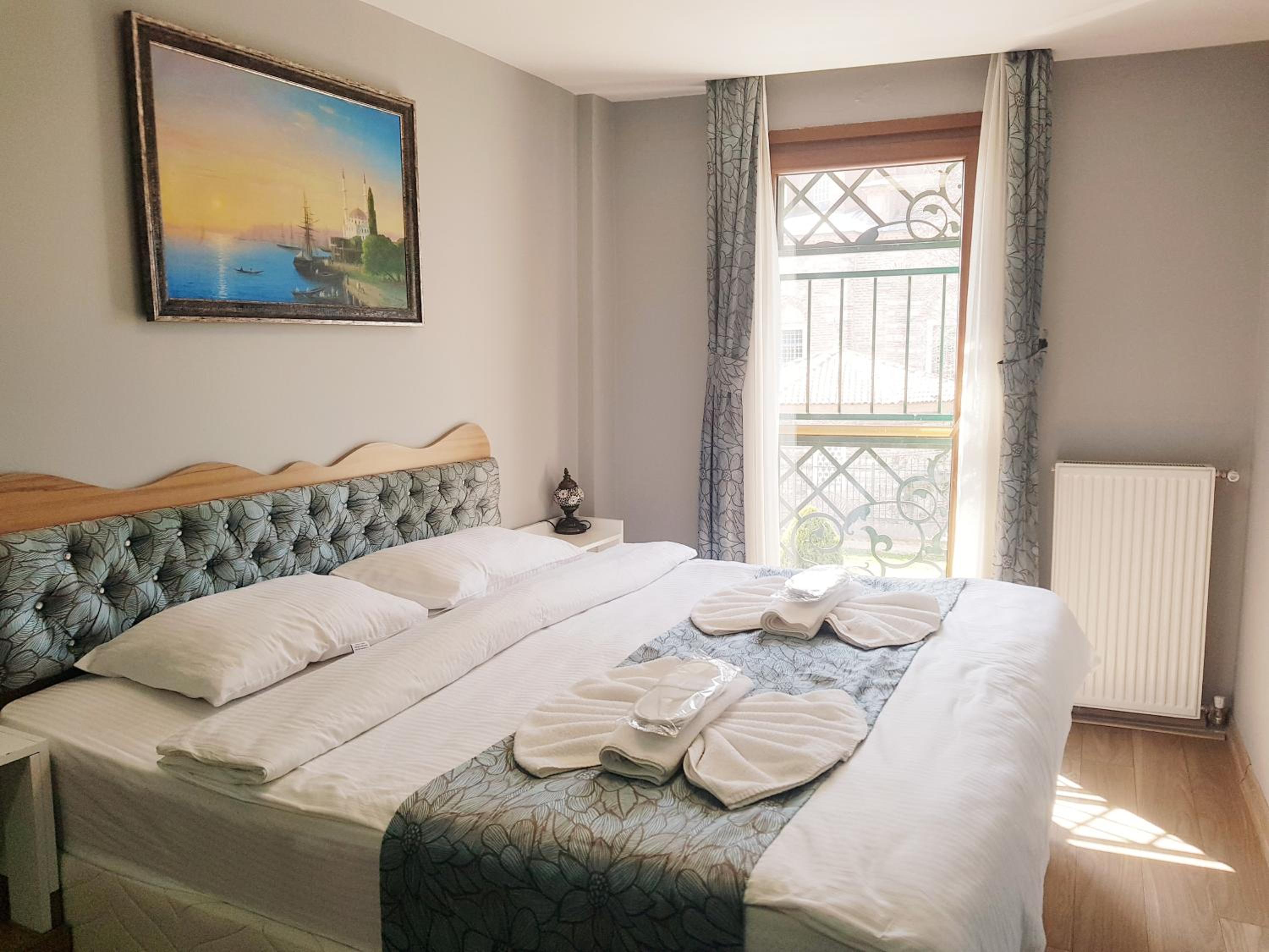Deluxe Double or Twin Room with Garden View photo 2