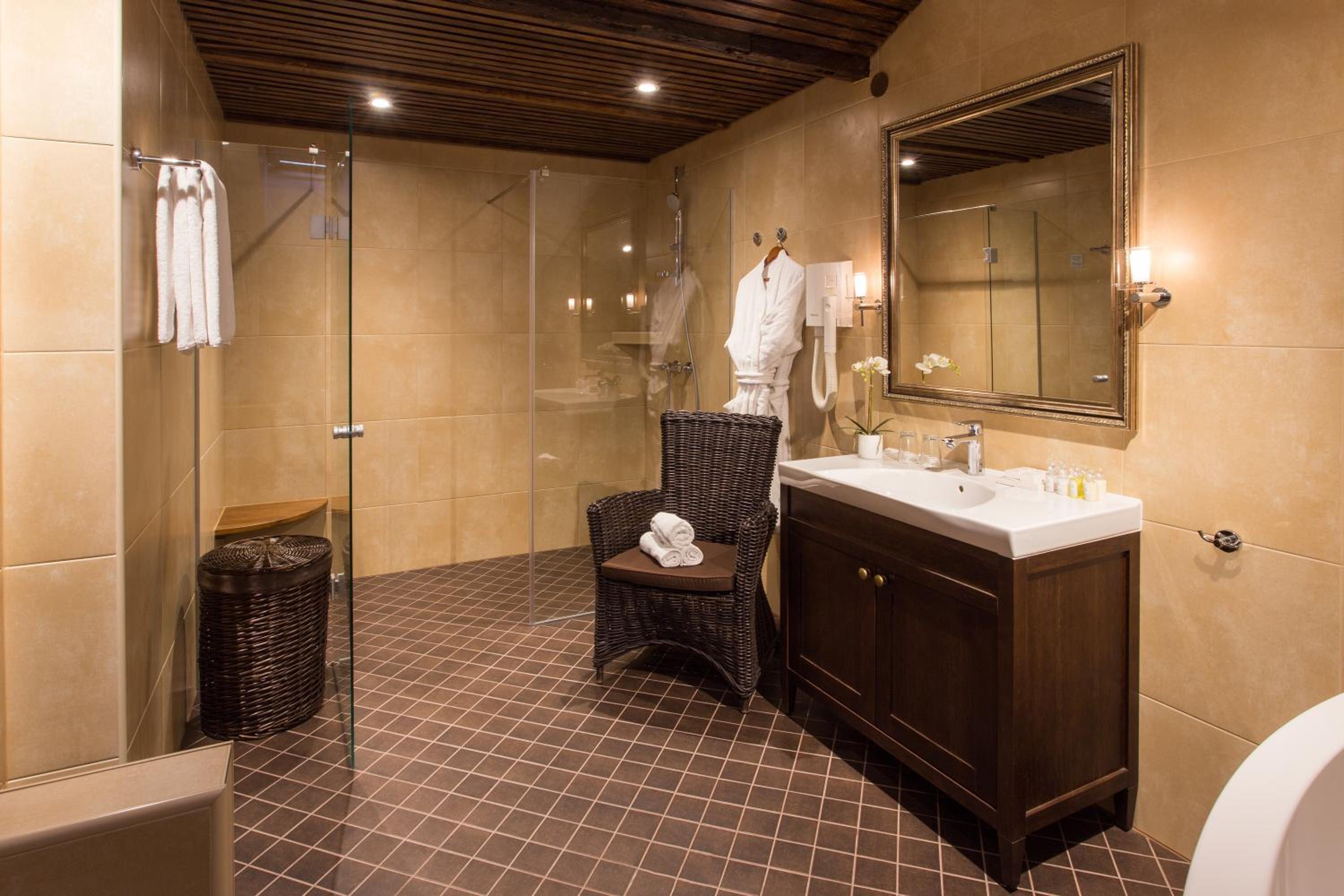 Zen Deluxe Junior Suite with SPA Bath - Photo 7