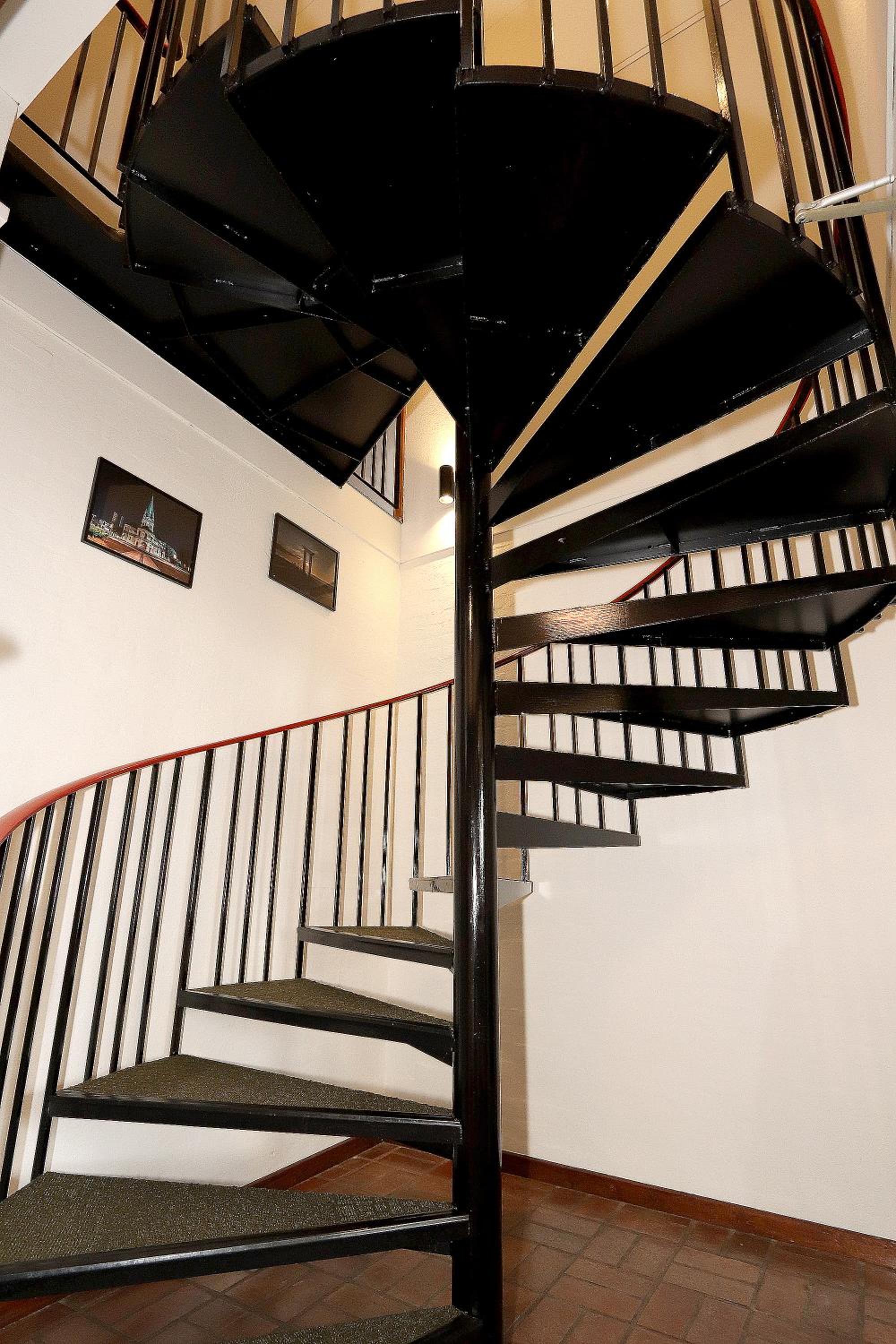 Twin Room thumbnail 6