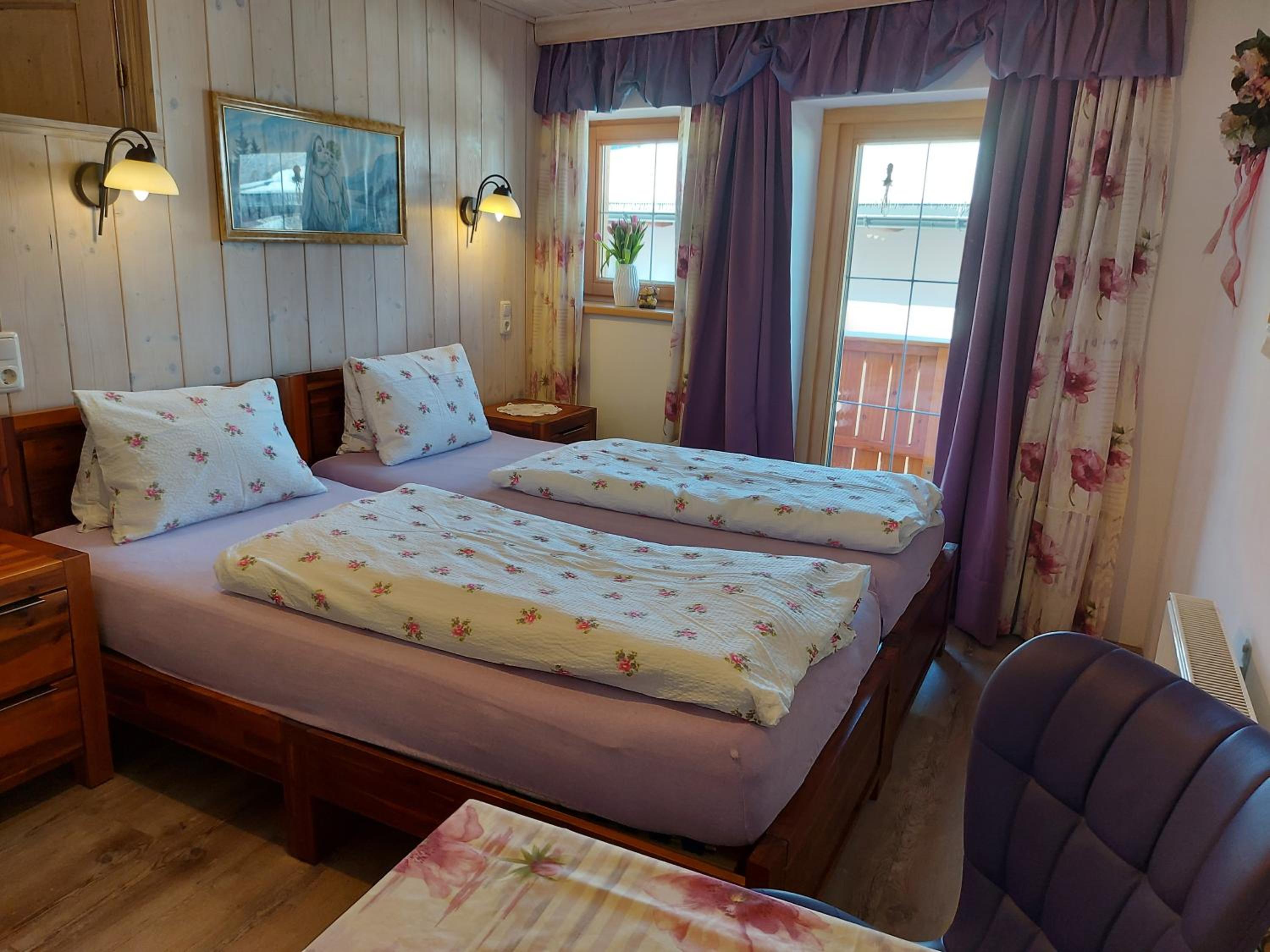 Twin Room with Mountain View photo 1