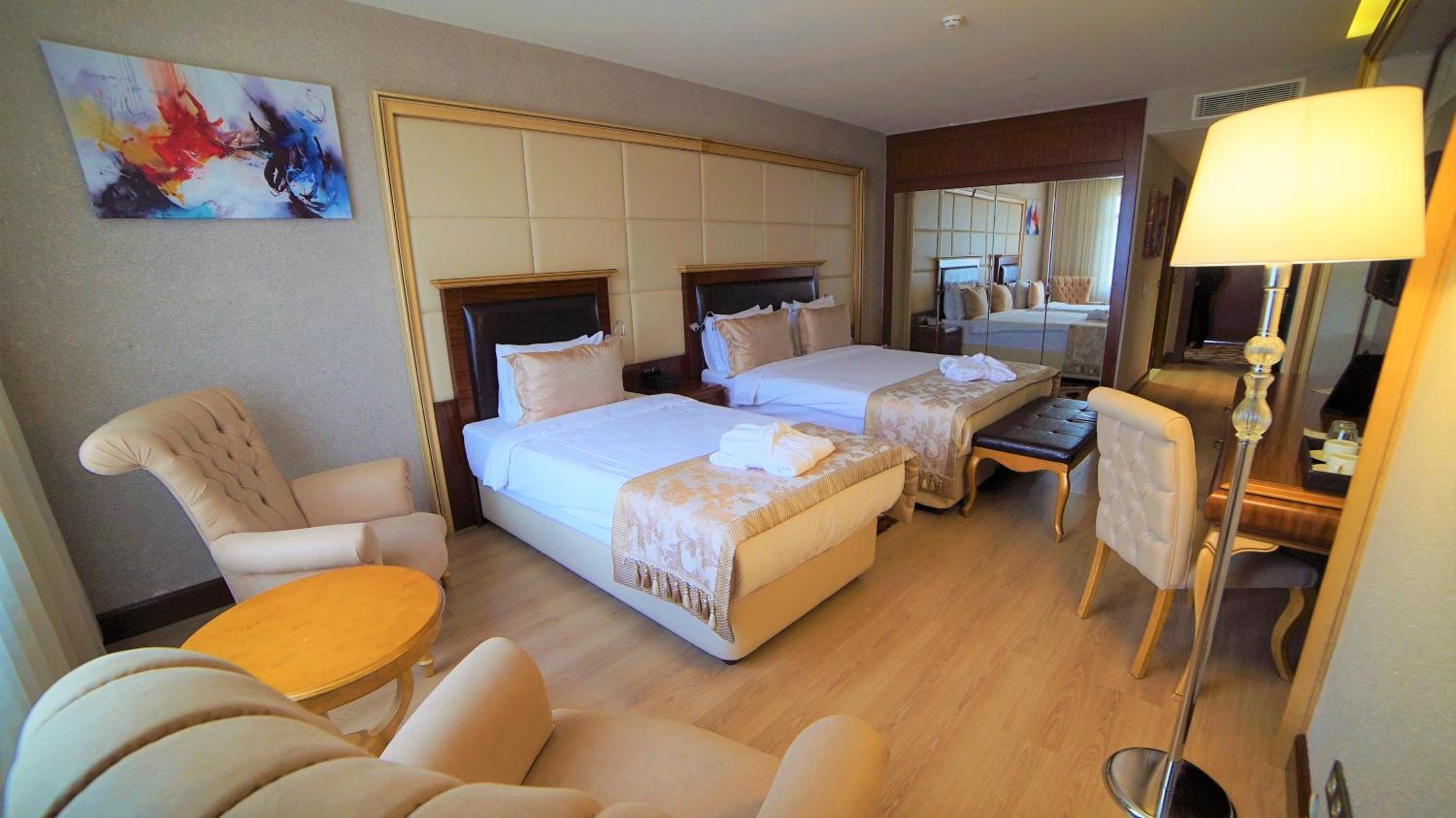 Deluxe Triple Room photo 2