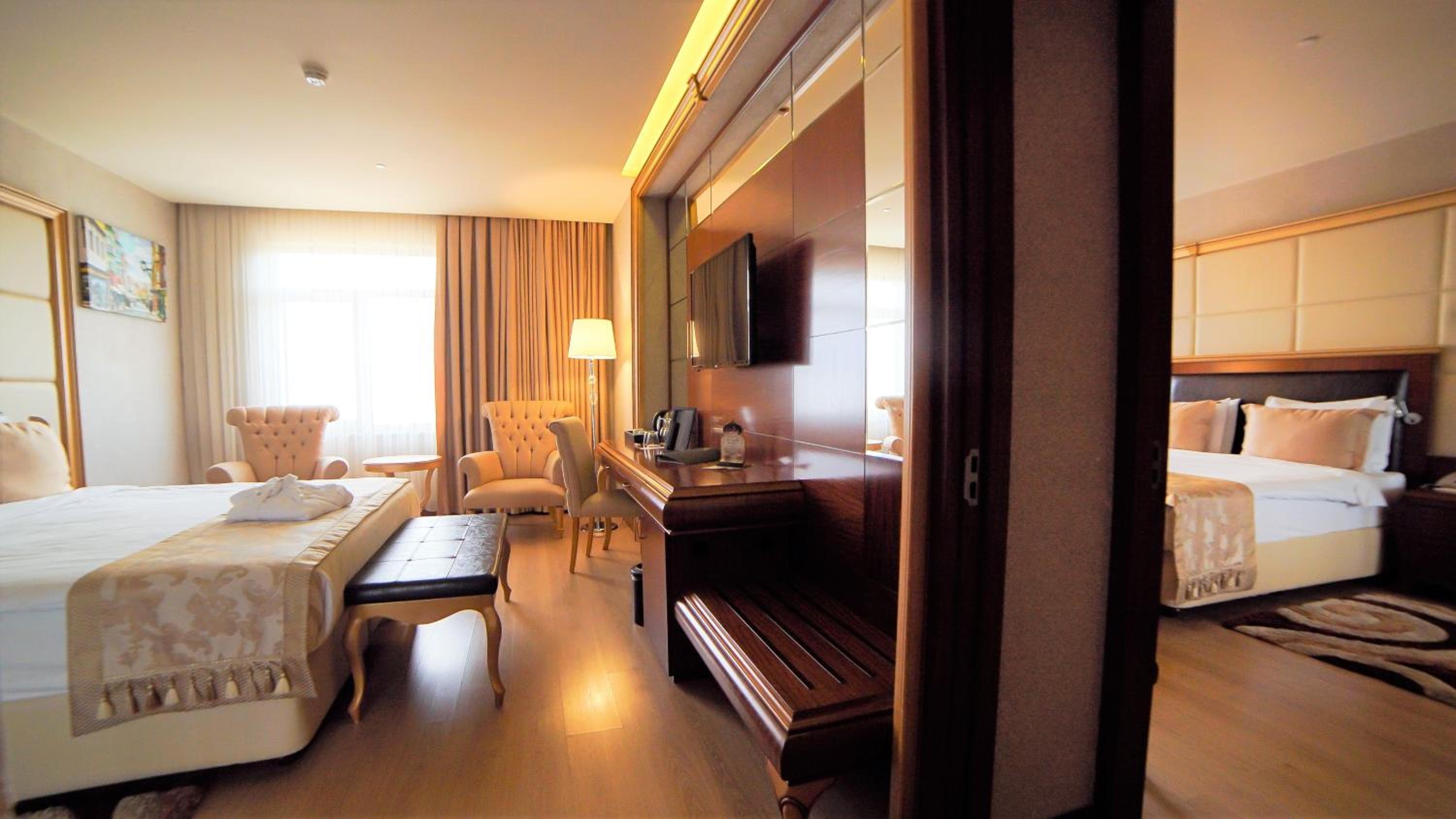 Standard King Room photo 2