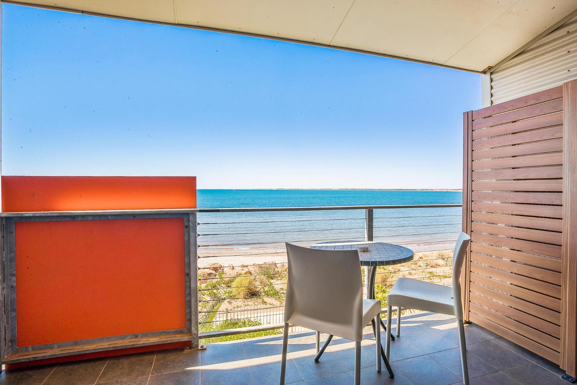 King Suite with Ocean View photo 3