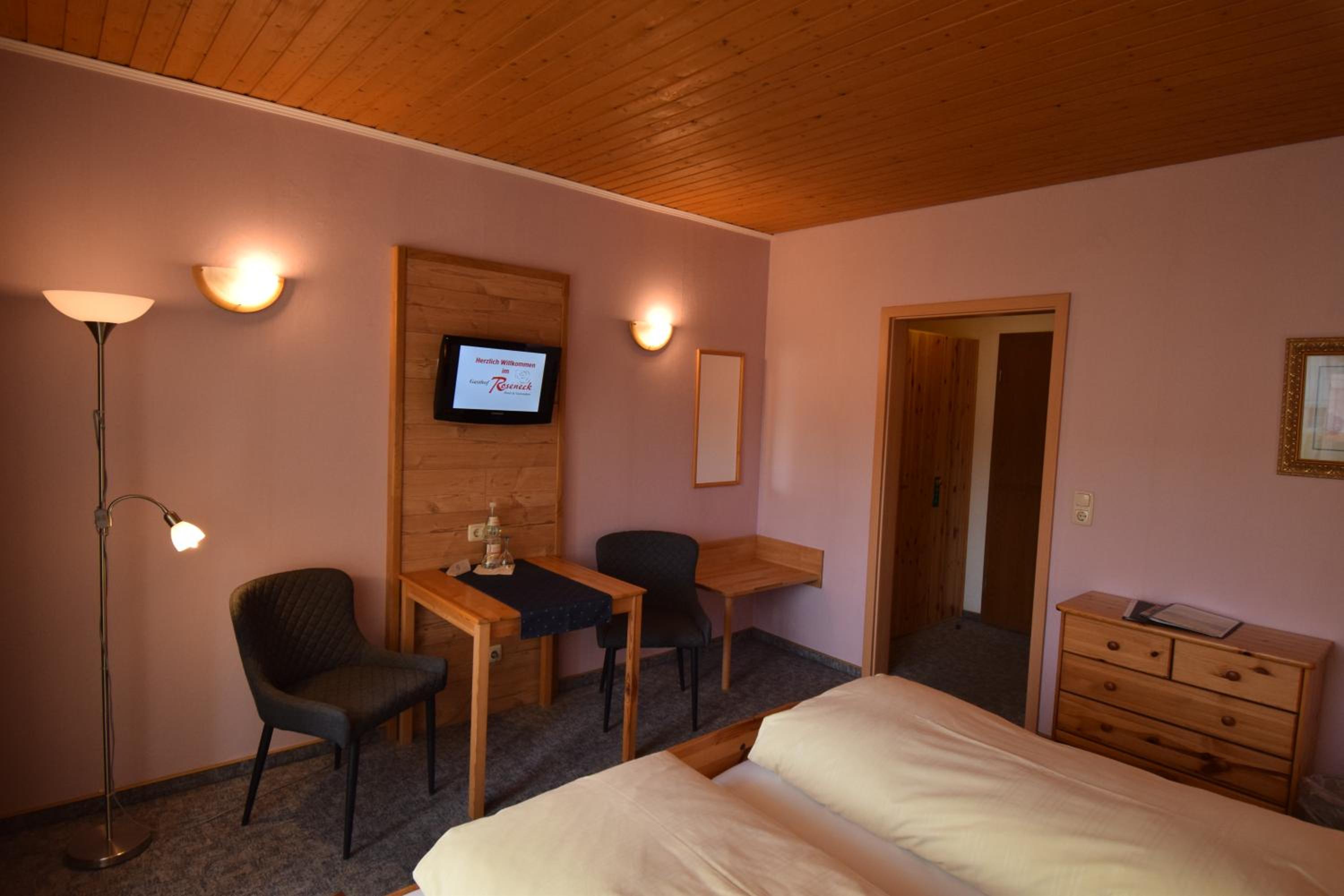 Double Room with Balcony - Photo 5