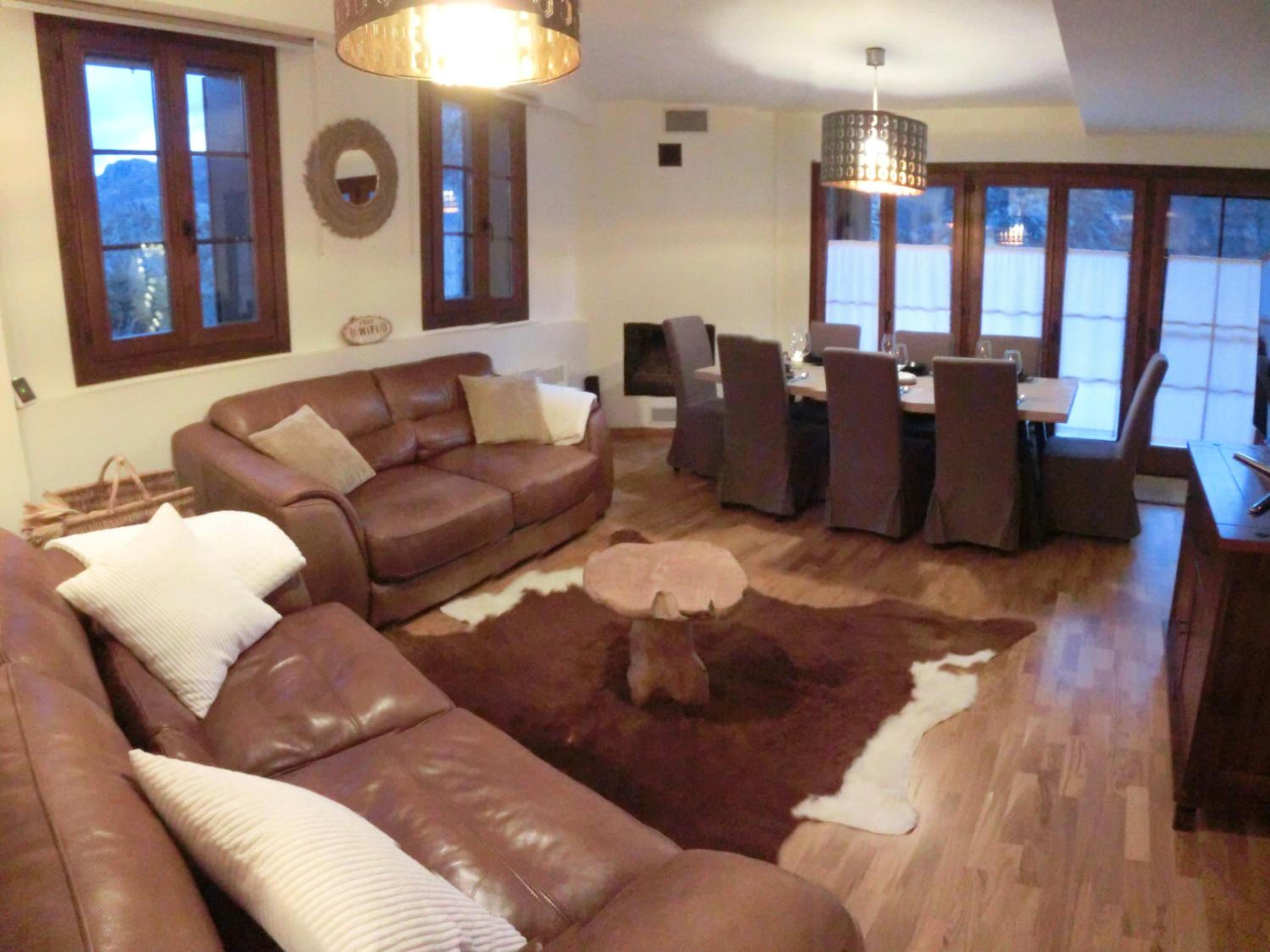 Four-Bedroom House photo 2