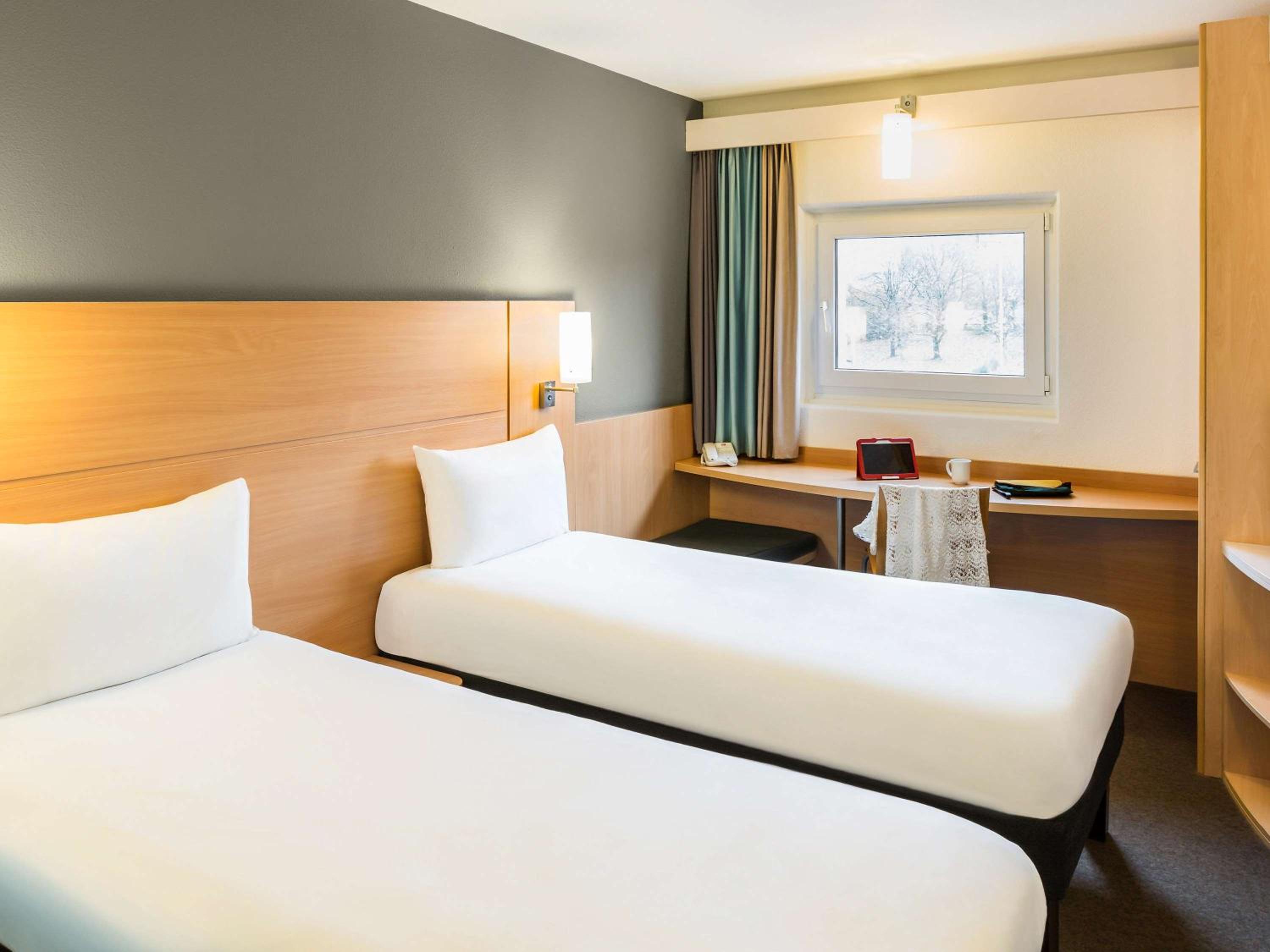 Twin Room - Photo 2