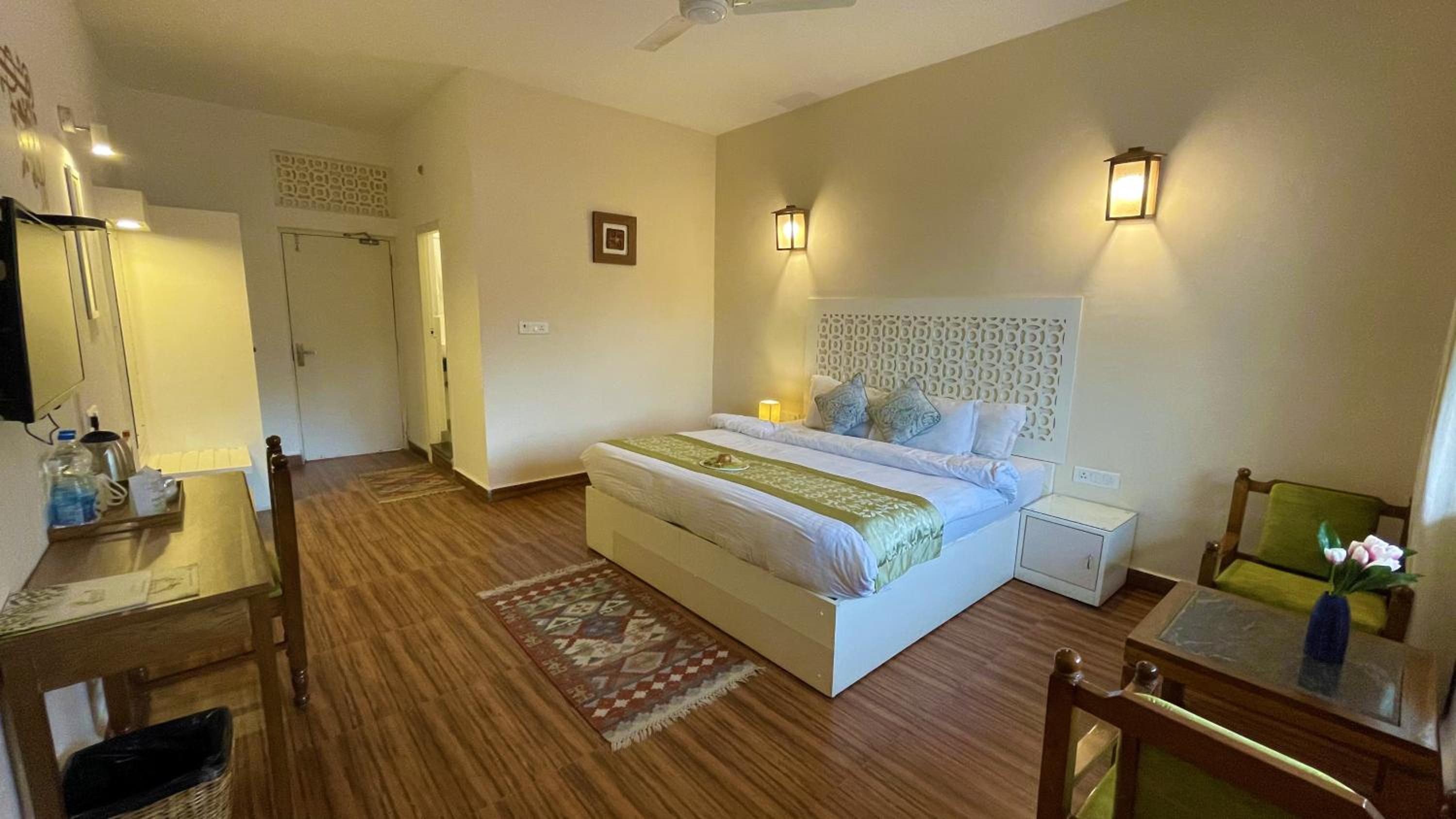 Mountain View Room From Balcony - Photo 5