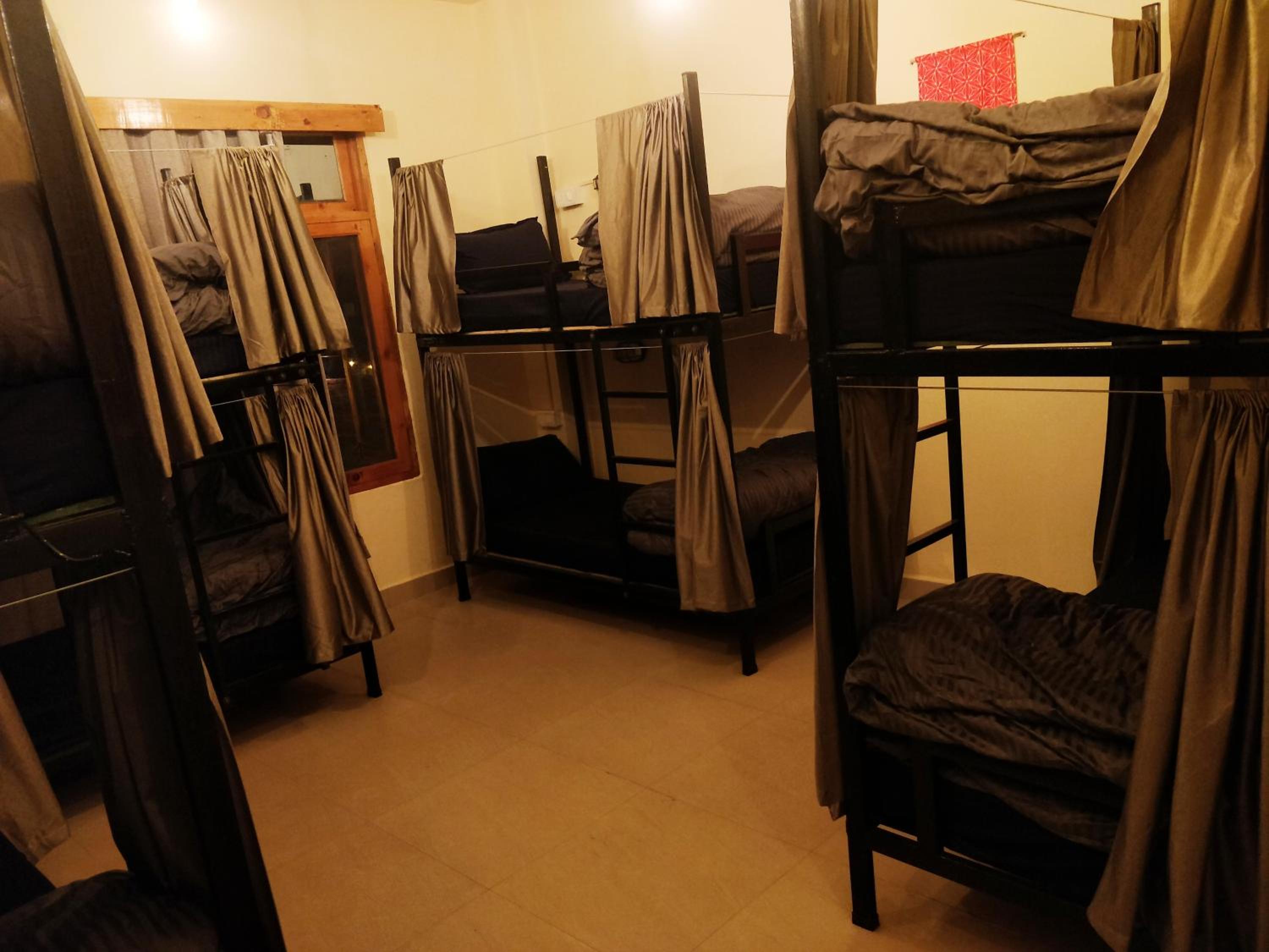 Bed in 8-Bed Mixed Dormitory Room photo 2
