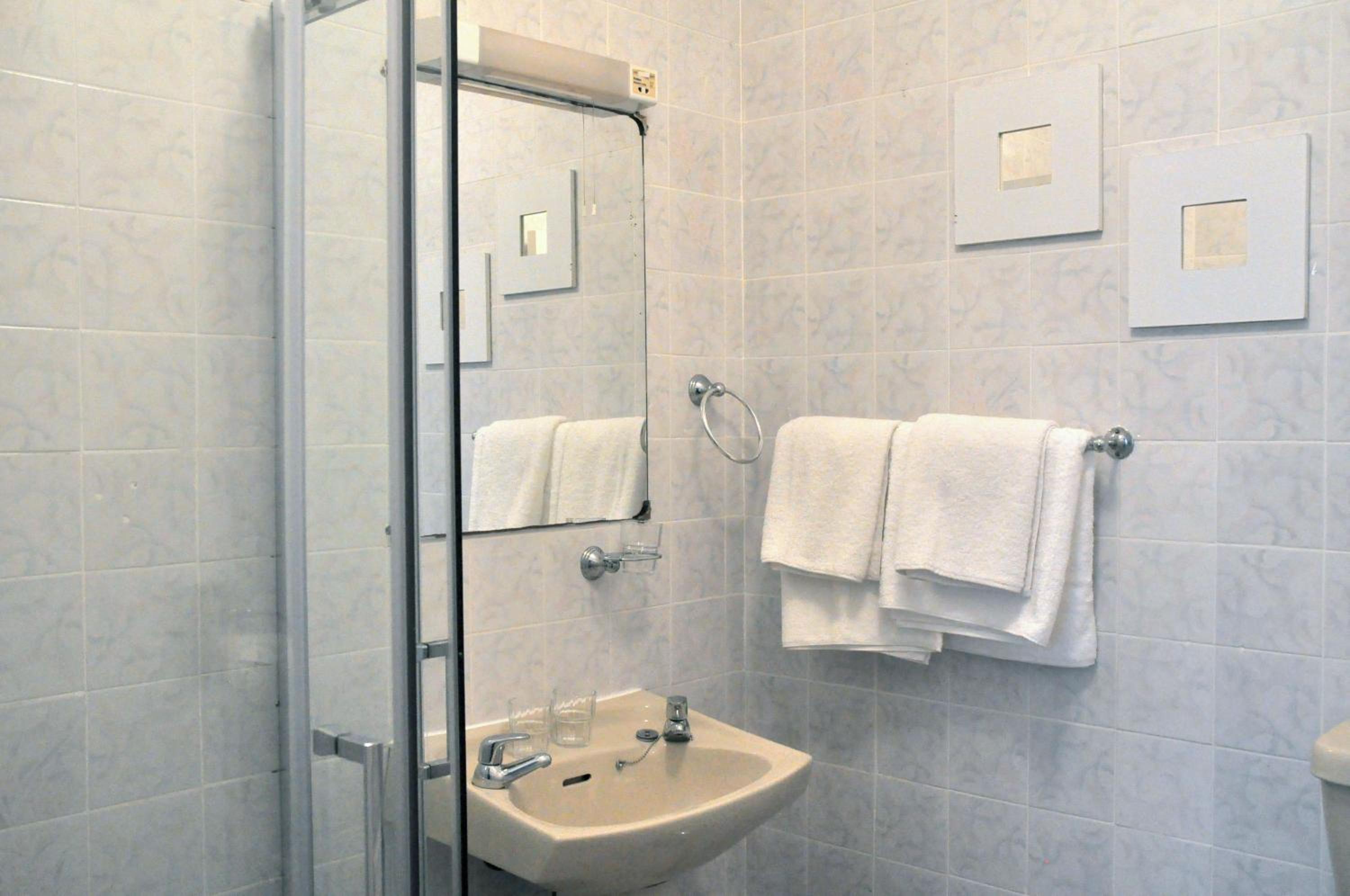 One-Bedroom Apartment - Photo 11
