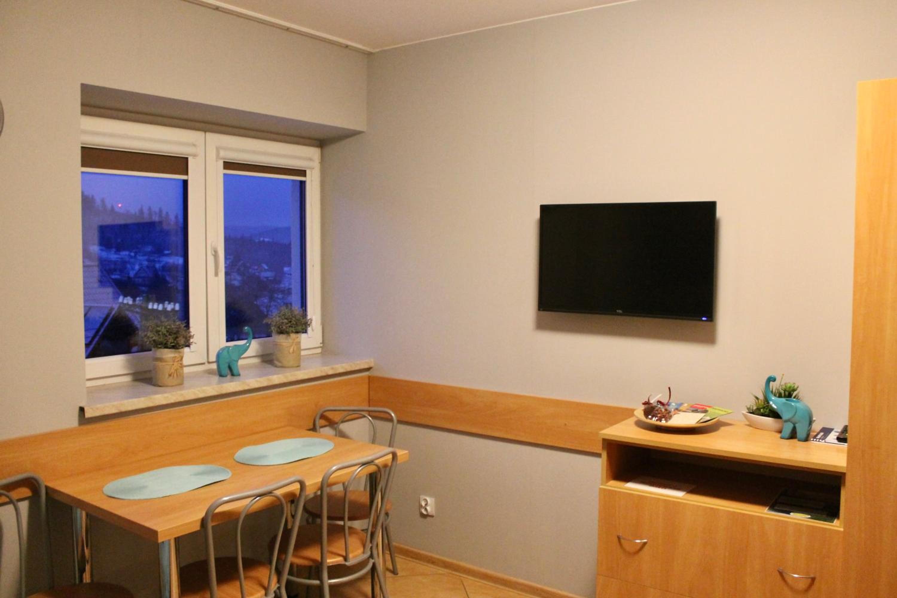 Studio (4 Adults) photo 3
