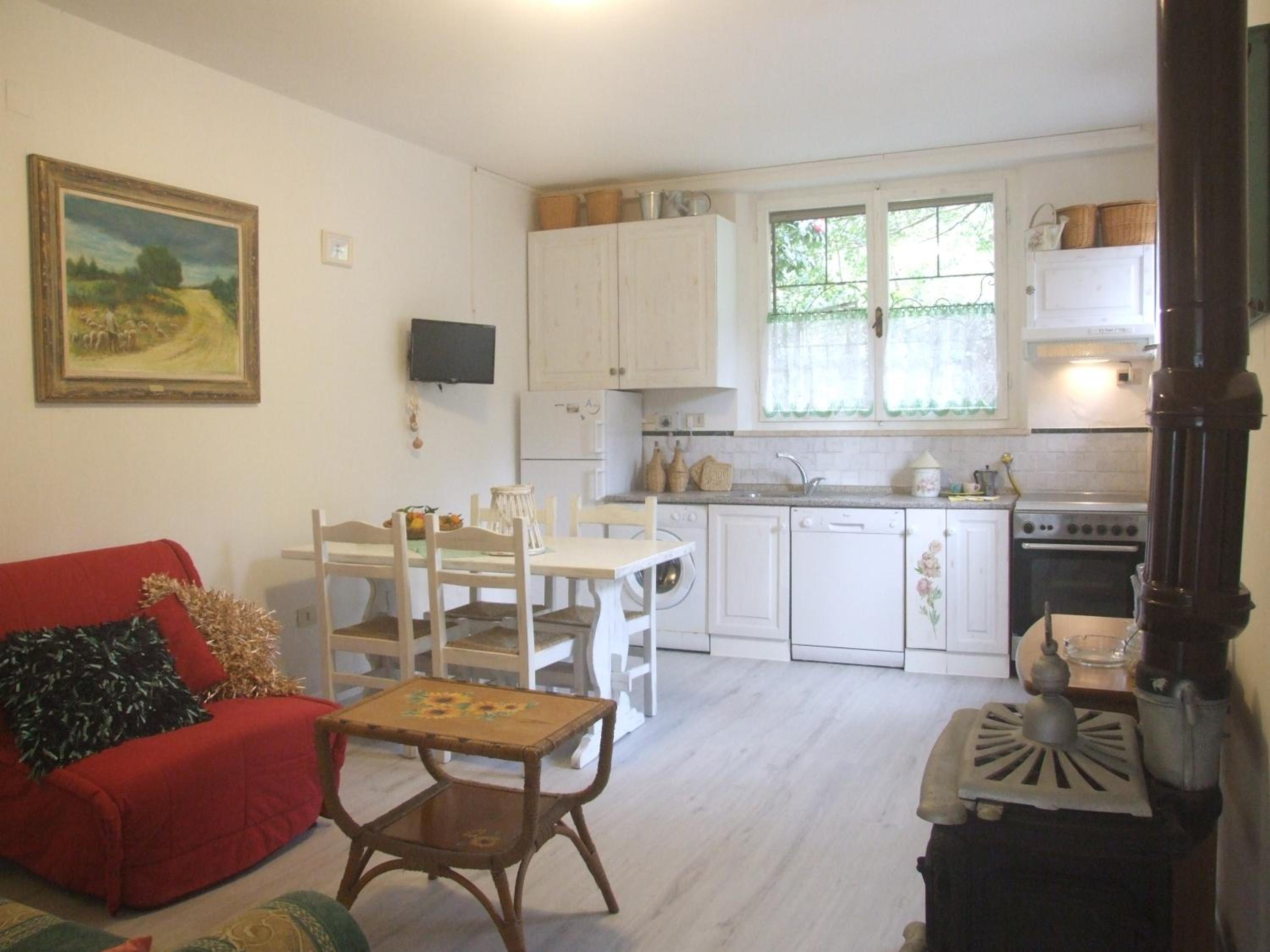 Two-Bedroom House photo 3