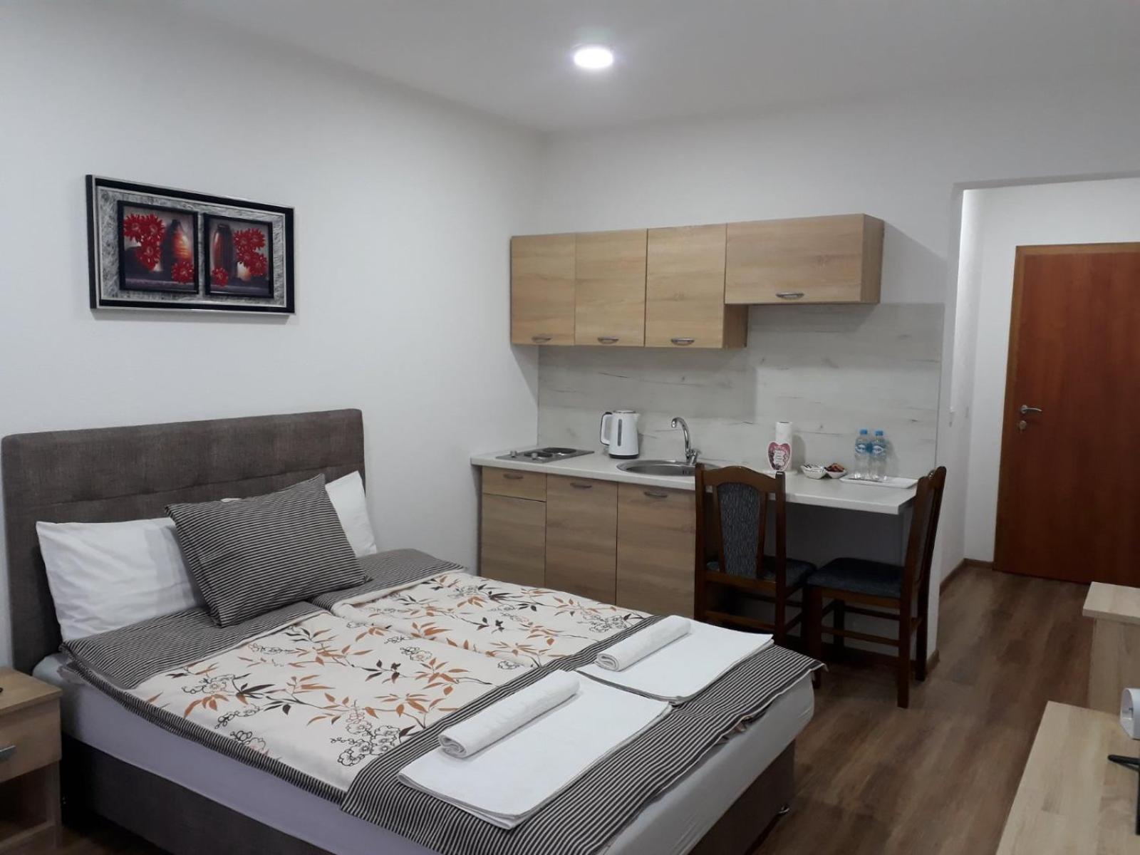 Deluxe Apartment
