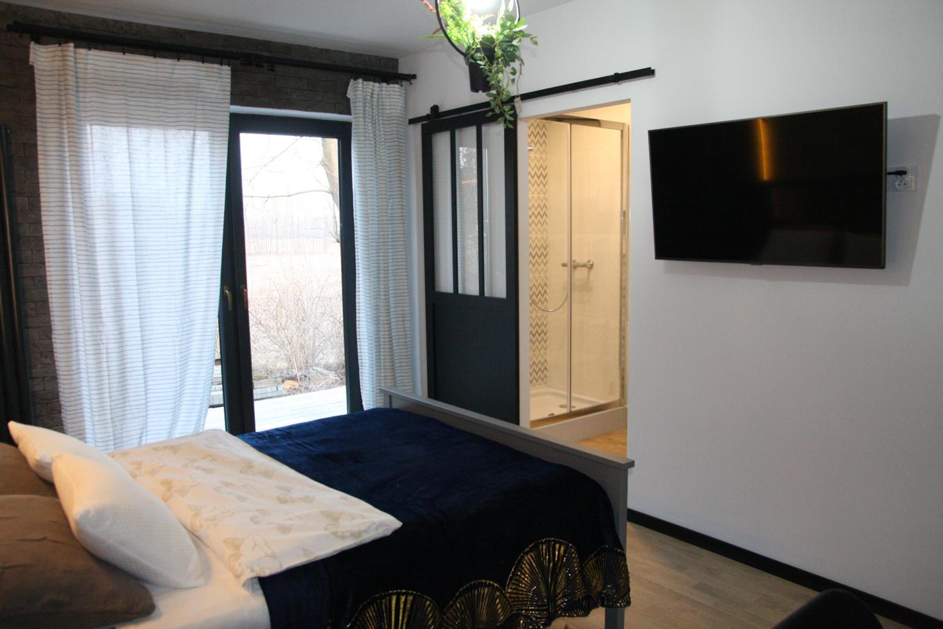 One-Bedroom Apartment photo 3