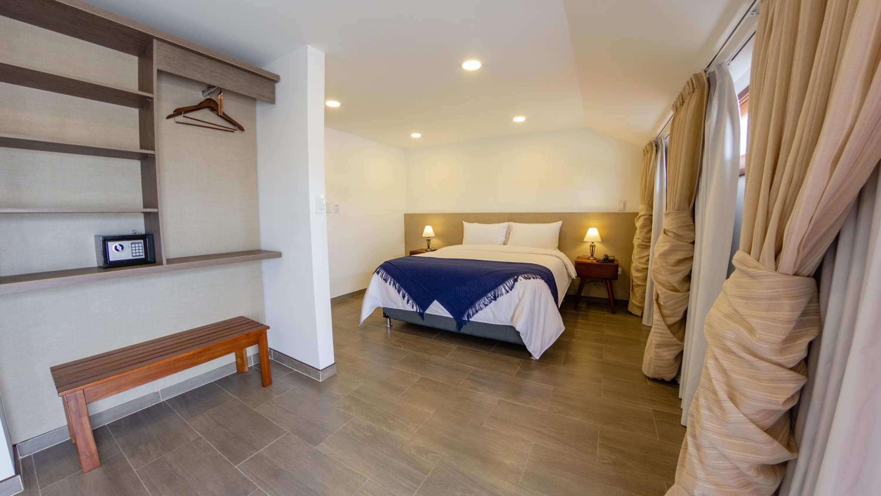 King Suite with Balcony photo 2