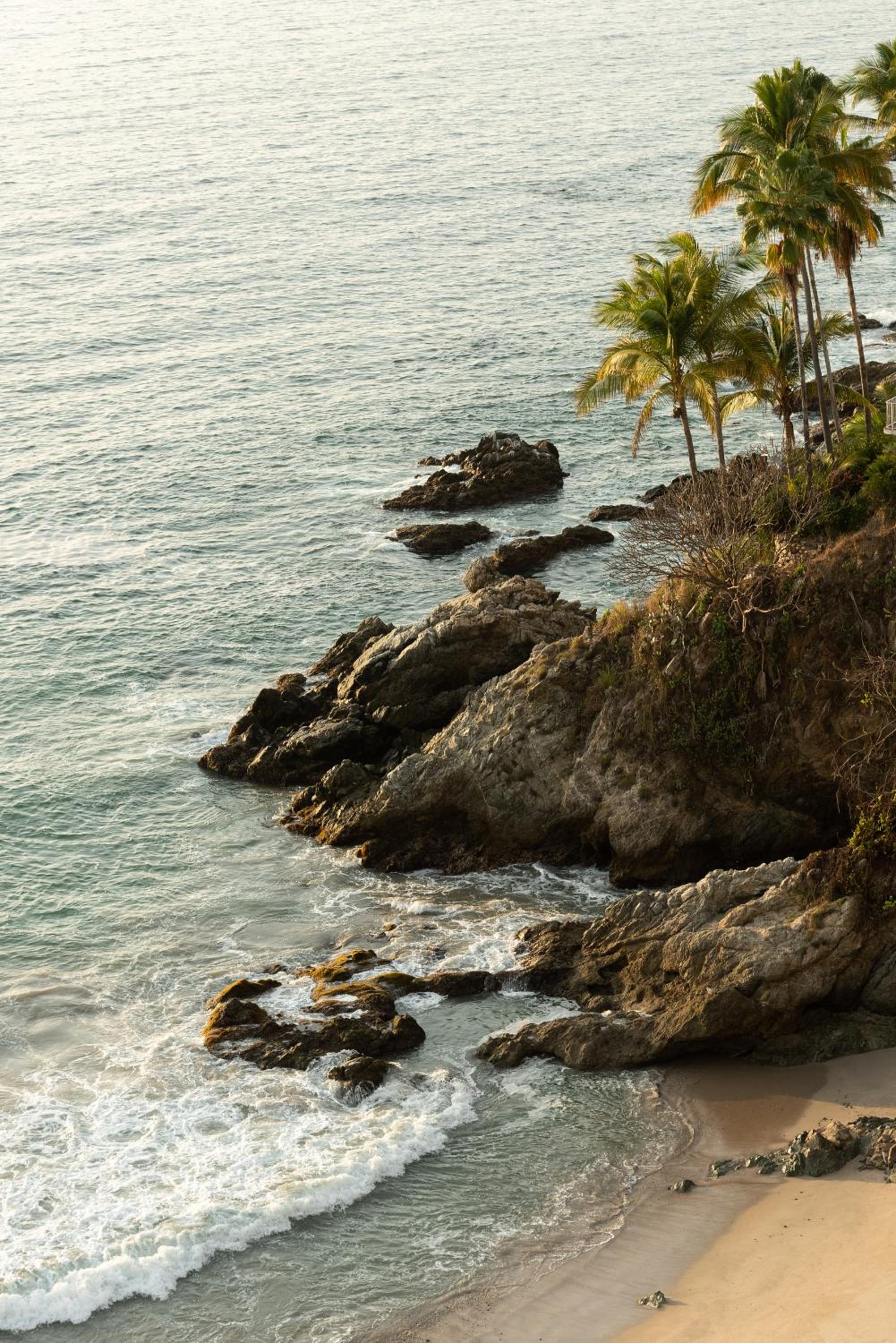 Double Room with Two Double Beds, Oceanfront View and Balcony photo 2