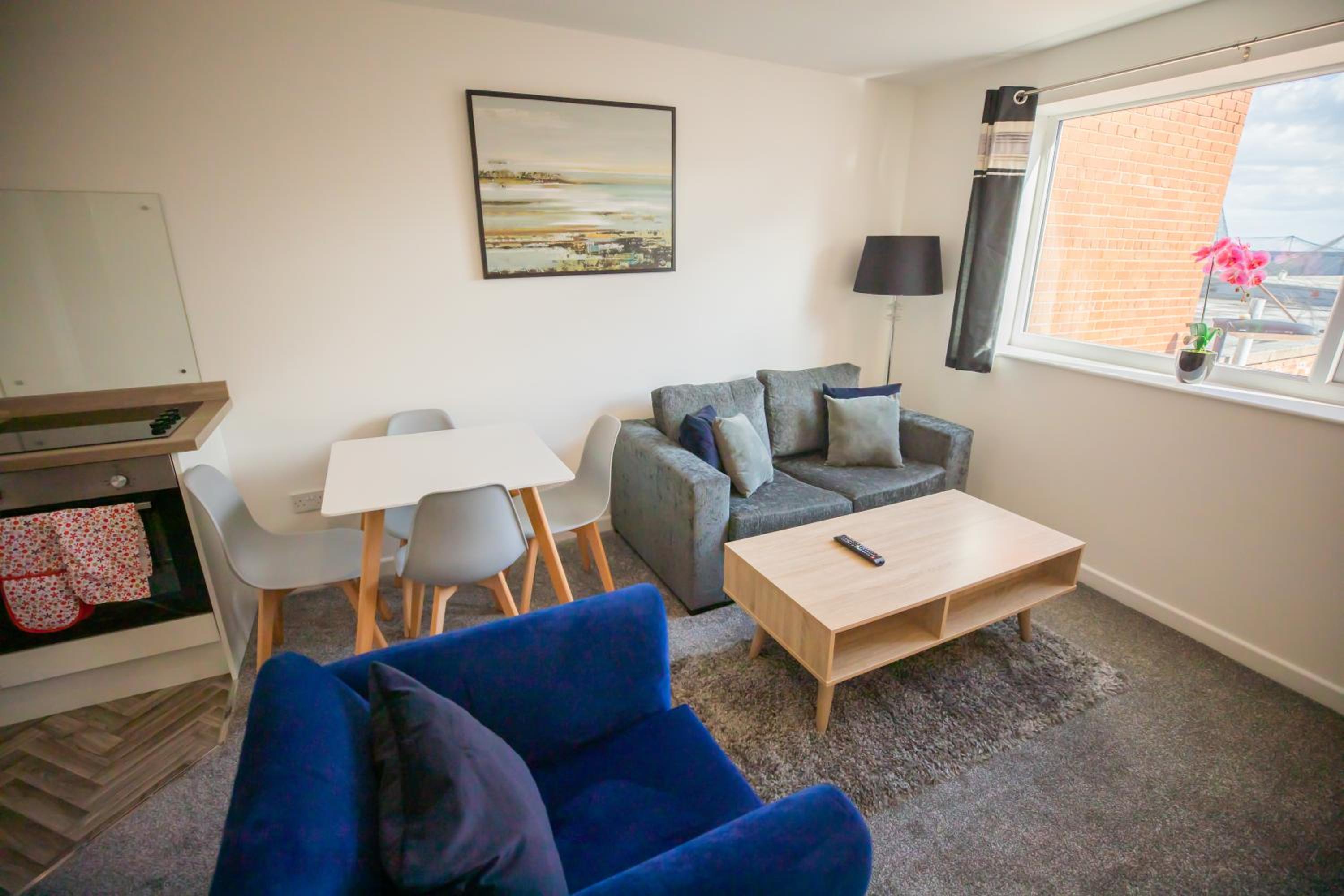 One-Bedroom Apartment photo 1