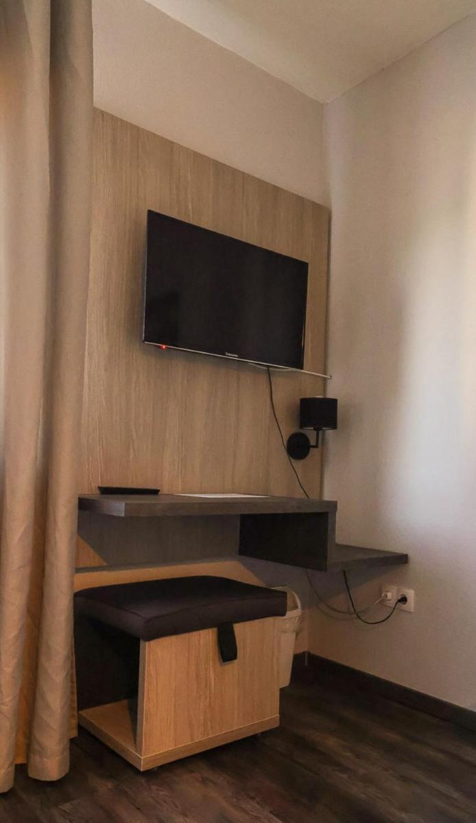 Standard Single Room with Shower photo 3