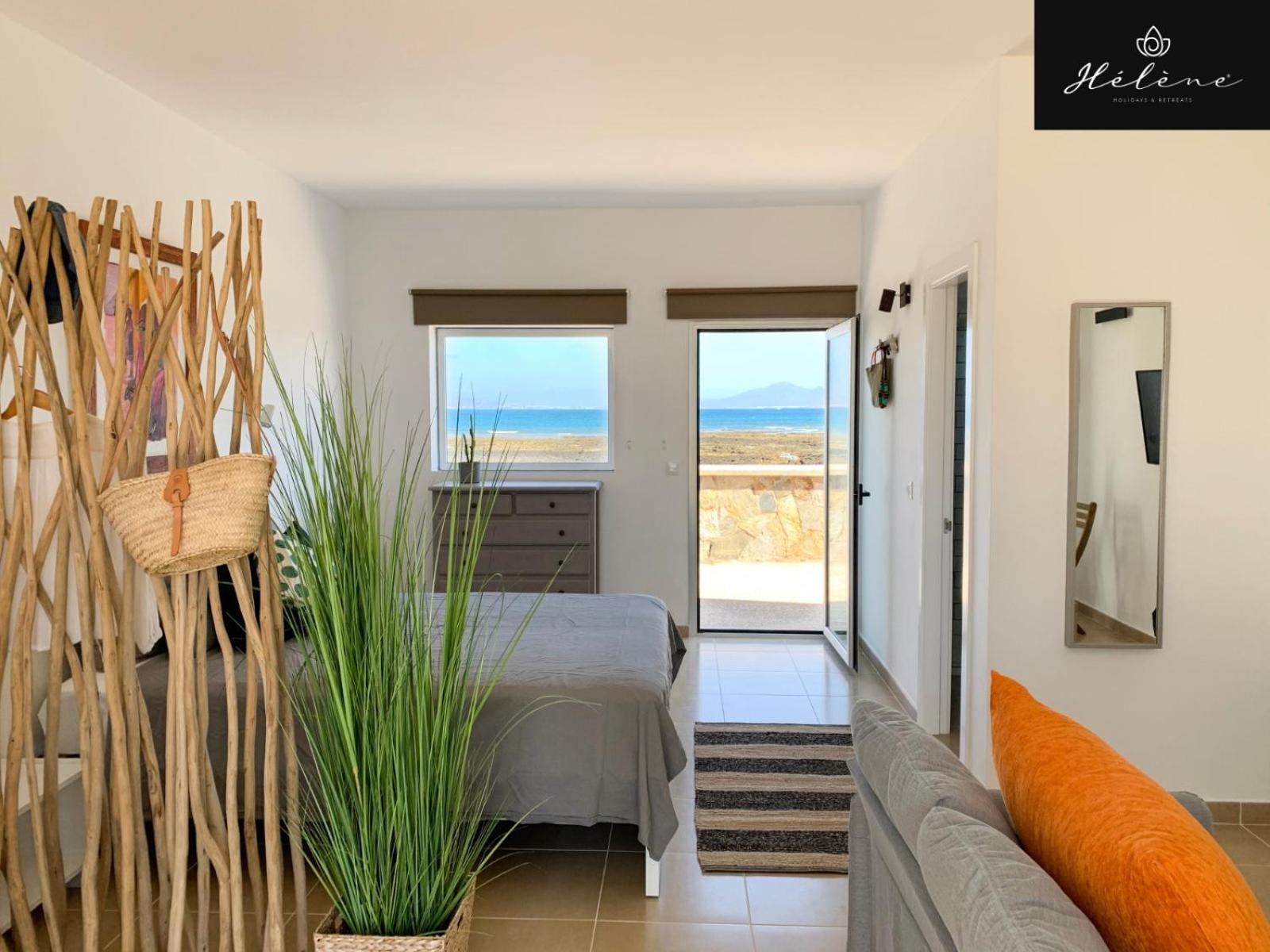 Estudio con vista al mar