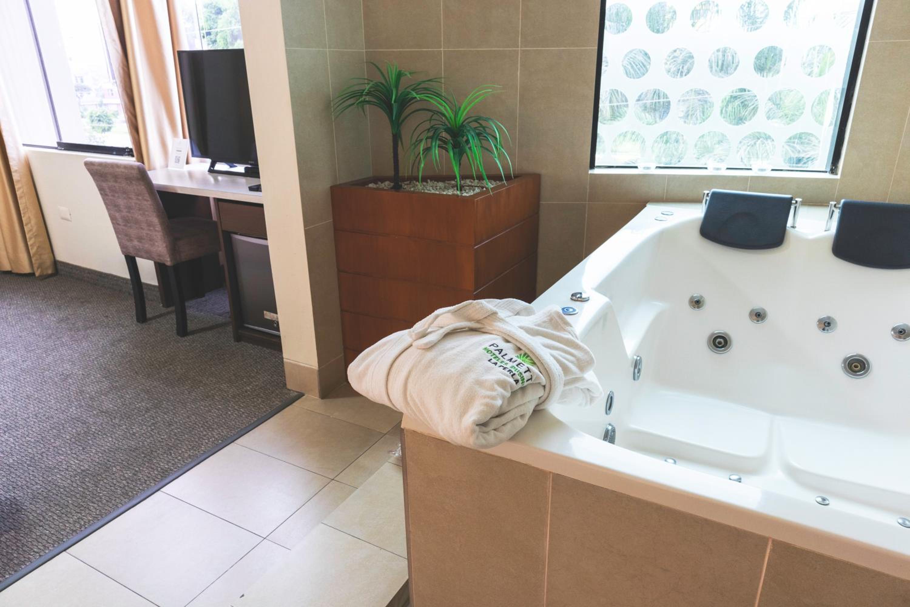 Suite with Spa Bath