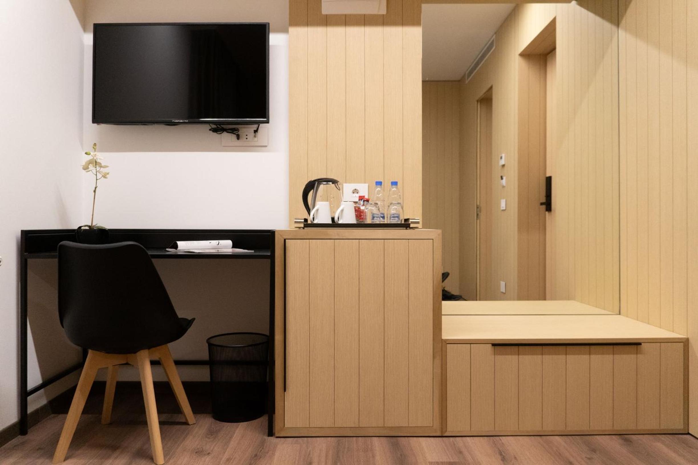 Economy Double Room photo 2