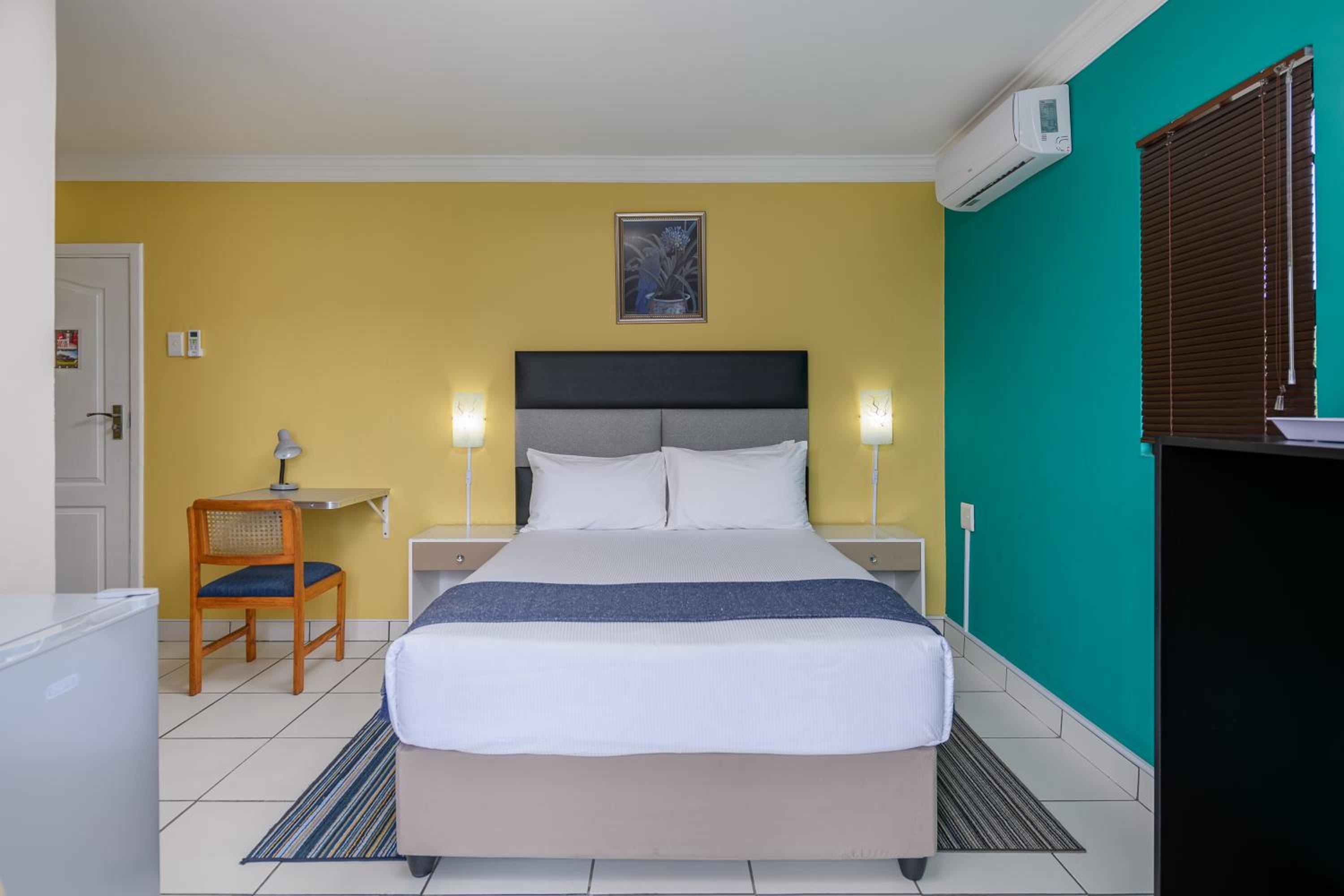 Deluxe Double Room with Balcony photo 3