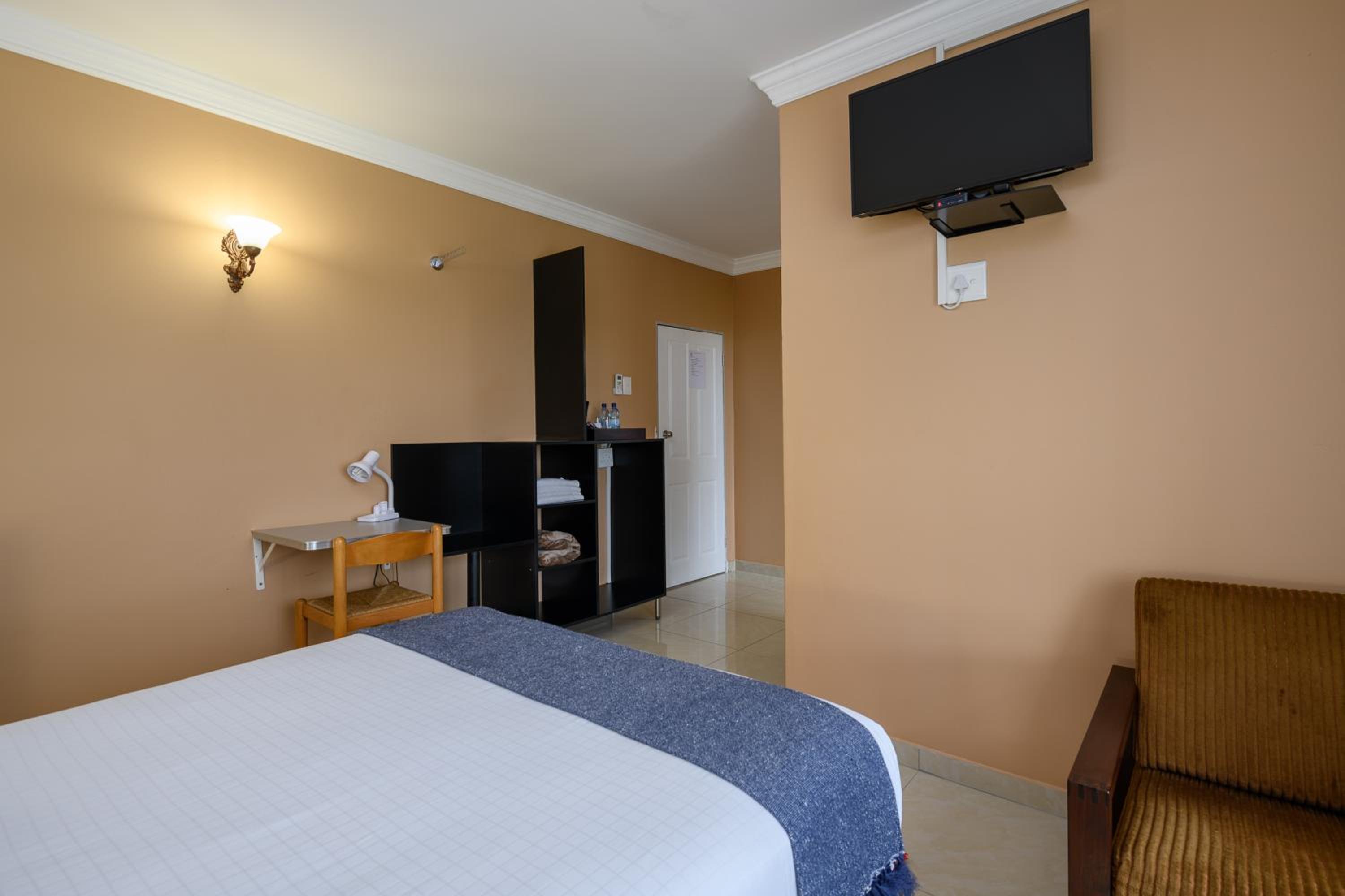 Deluxe Double Room - Photo 7