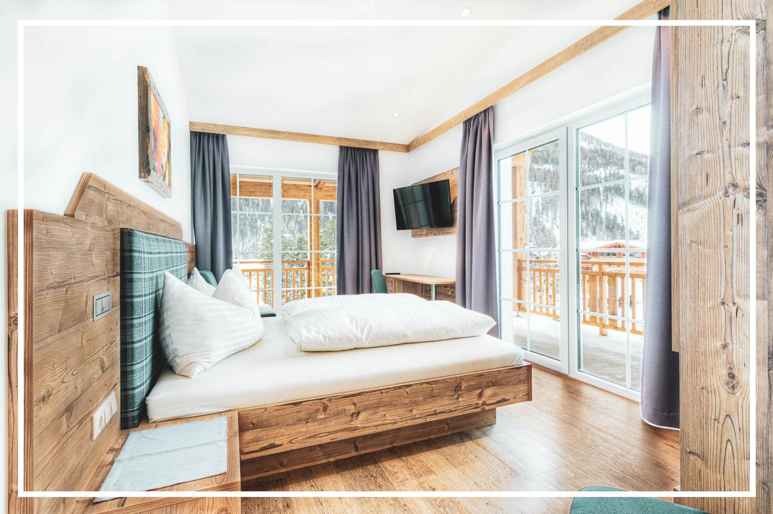 Superior Double Room with Balcony photo 2