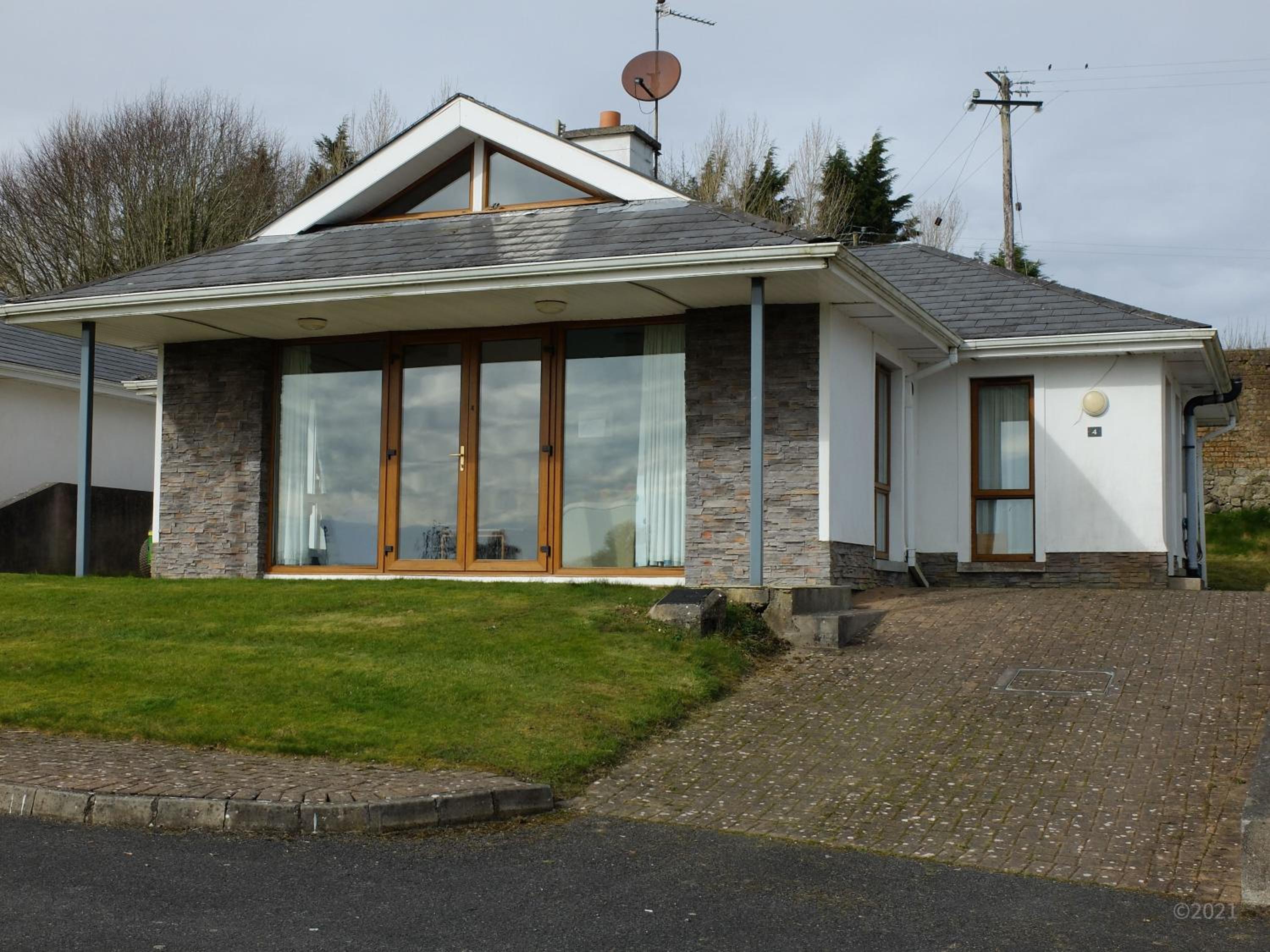 Two-Bedroom House photo 3
