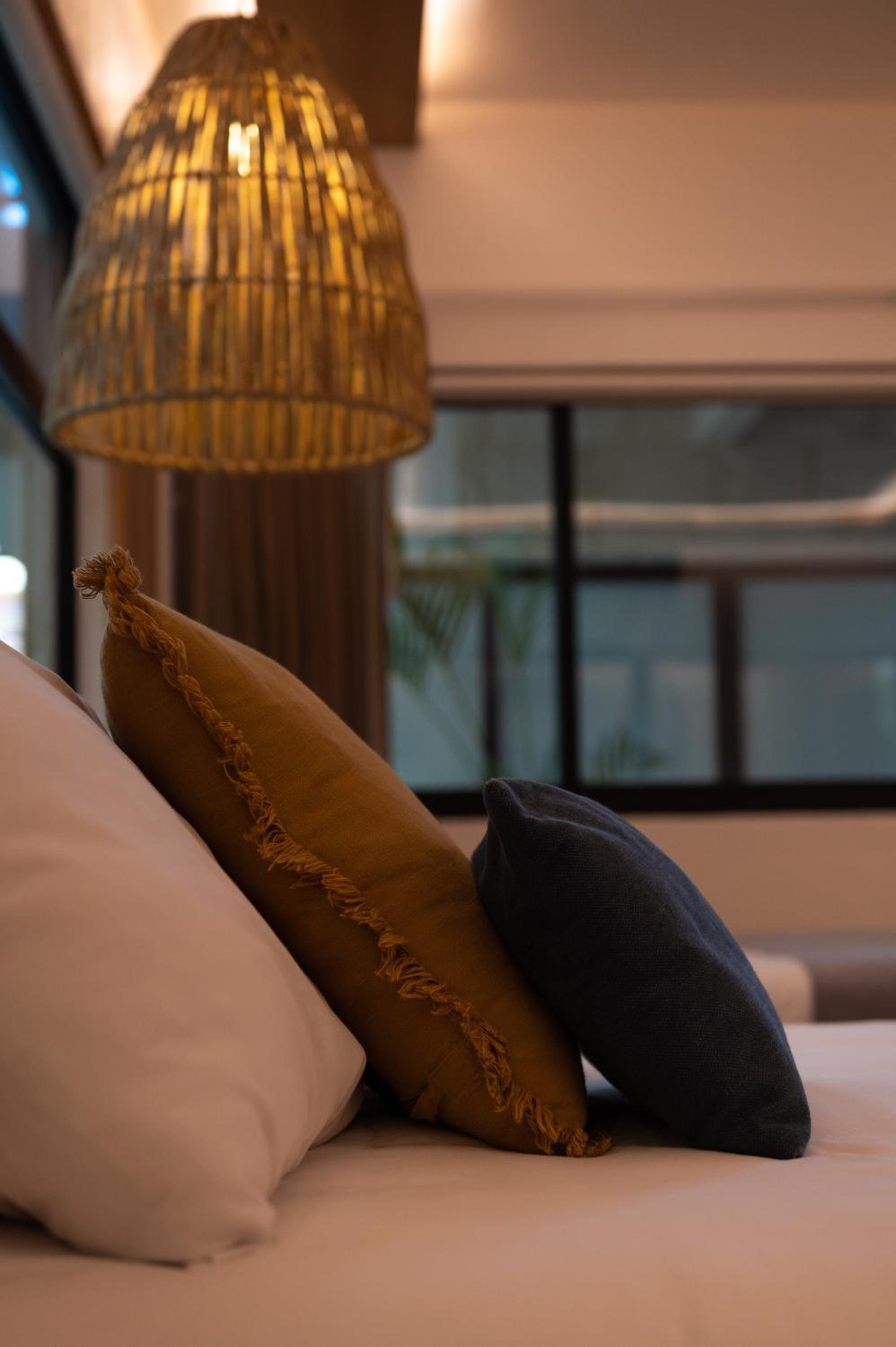 Deluxe Queen Room with Two Queen Beds - Photo 4