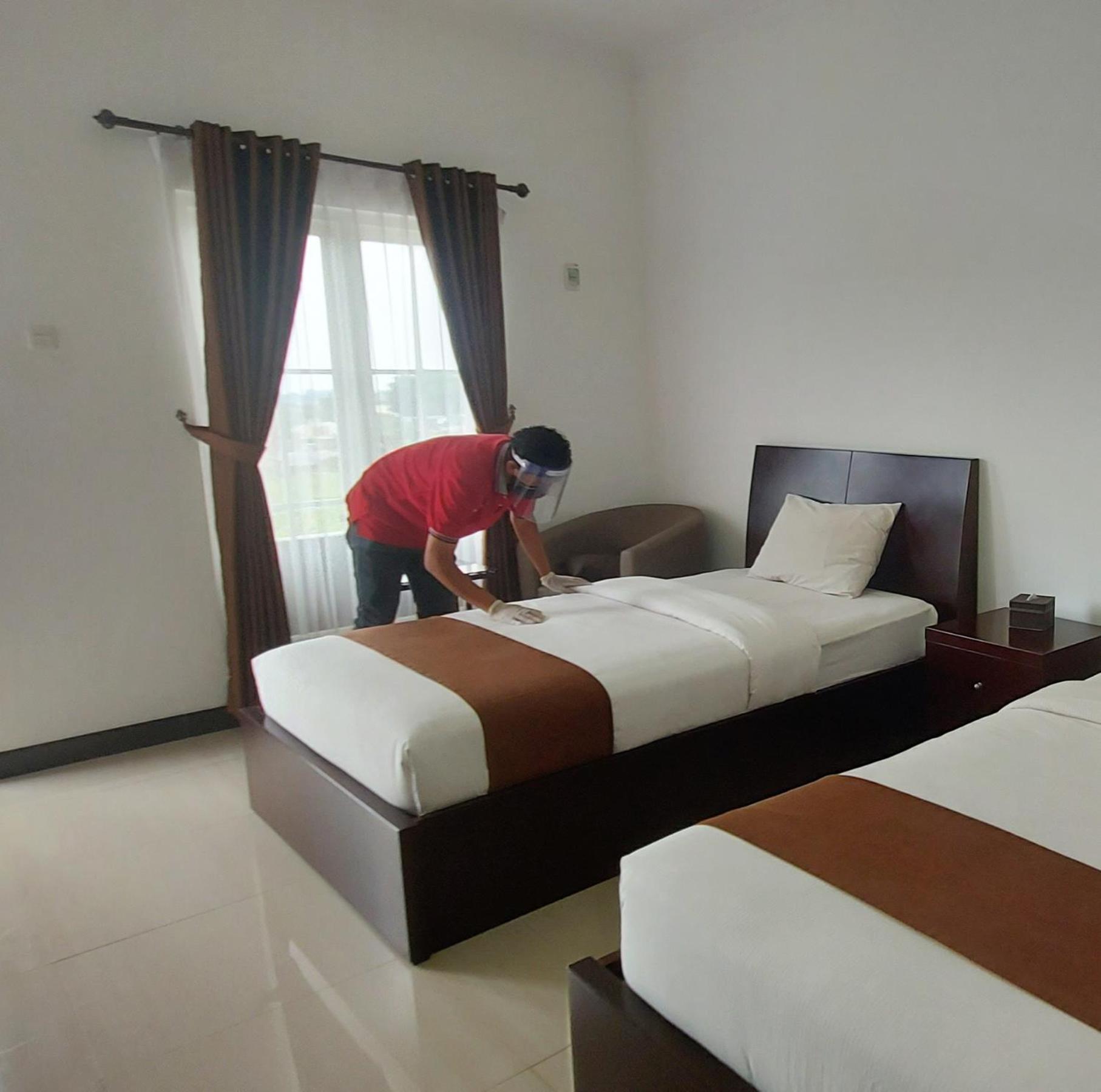Double or Twin Room with Mountain View - Photo 2