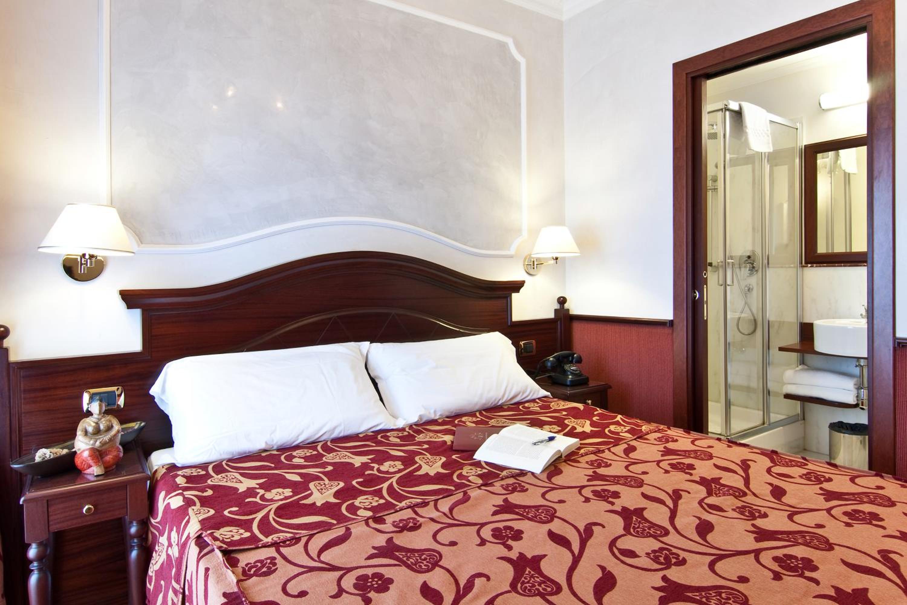 Standard Double Room photo 3