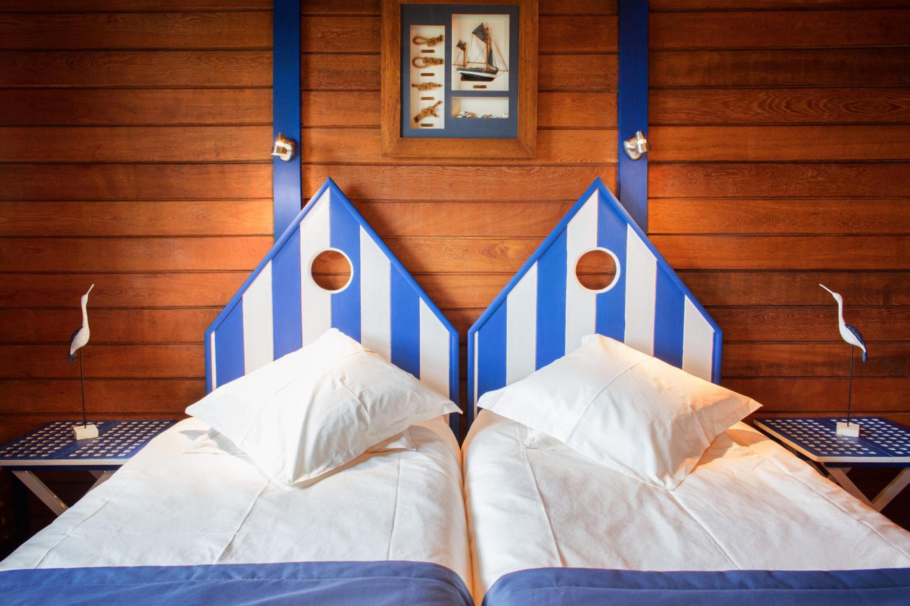 Superior Twin Room with Sea View photo 1