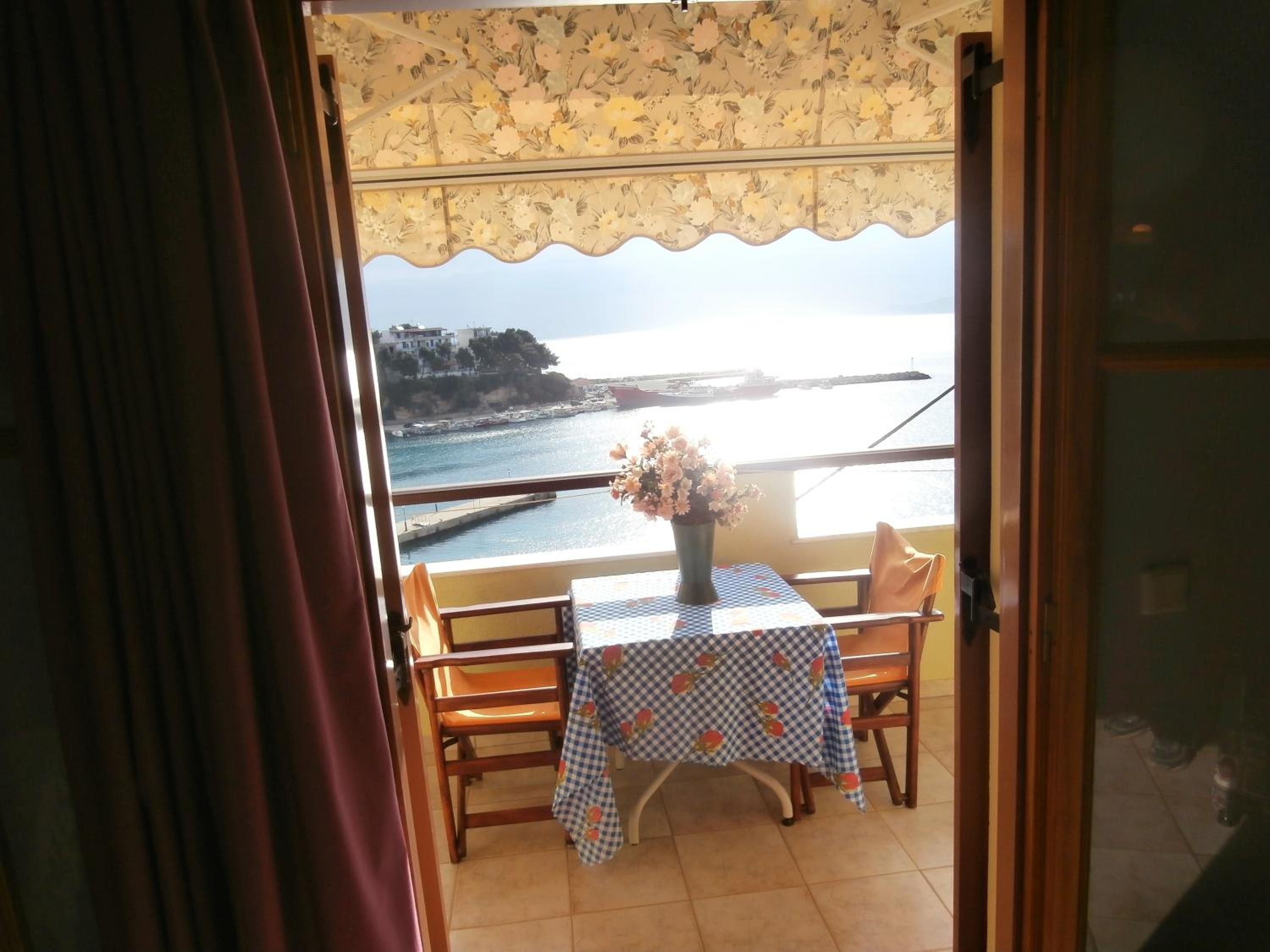 Studio (4 Adults) with Sea View photo 3