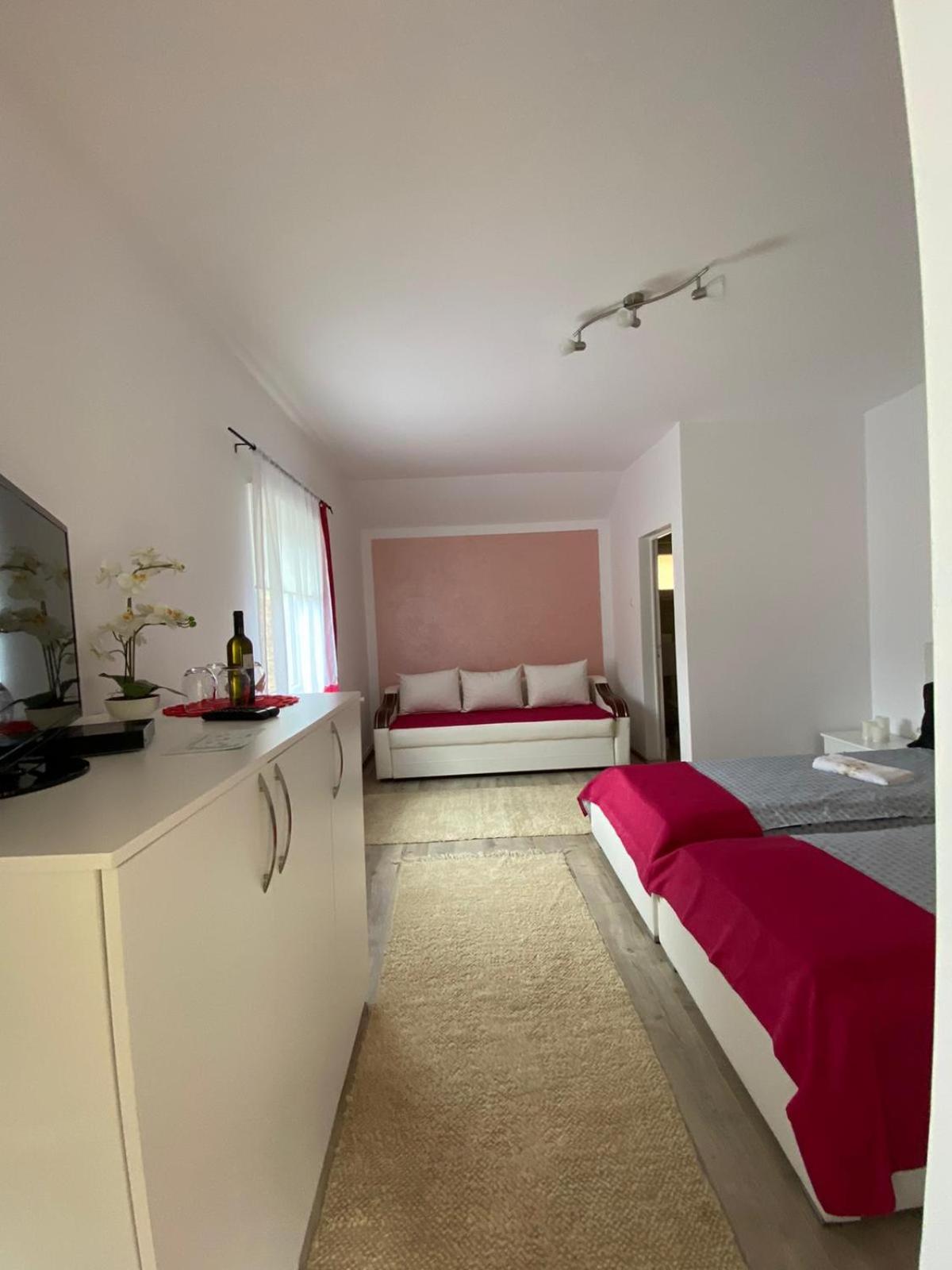 Deluxe Double or Twin Room - Photo 21